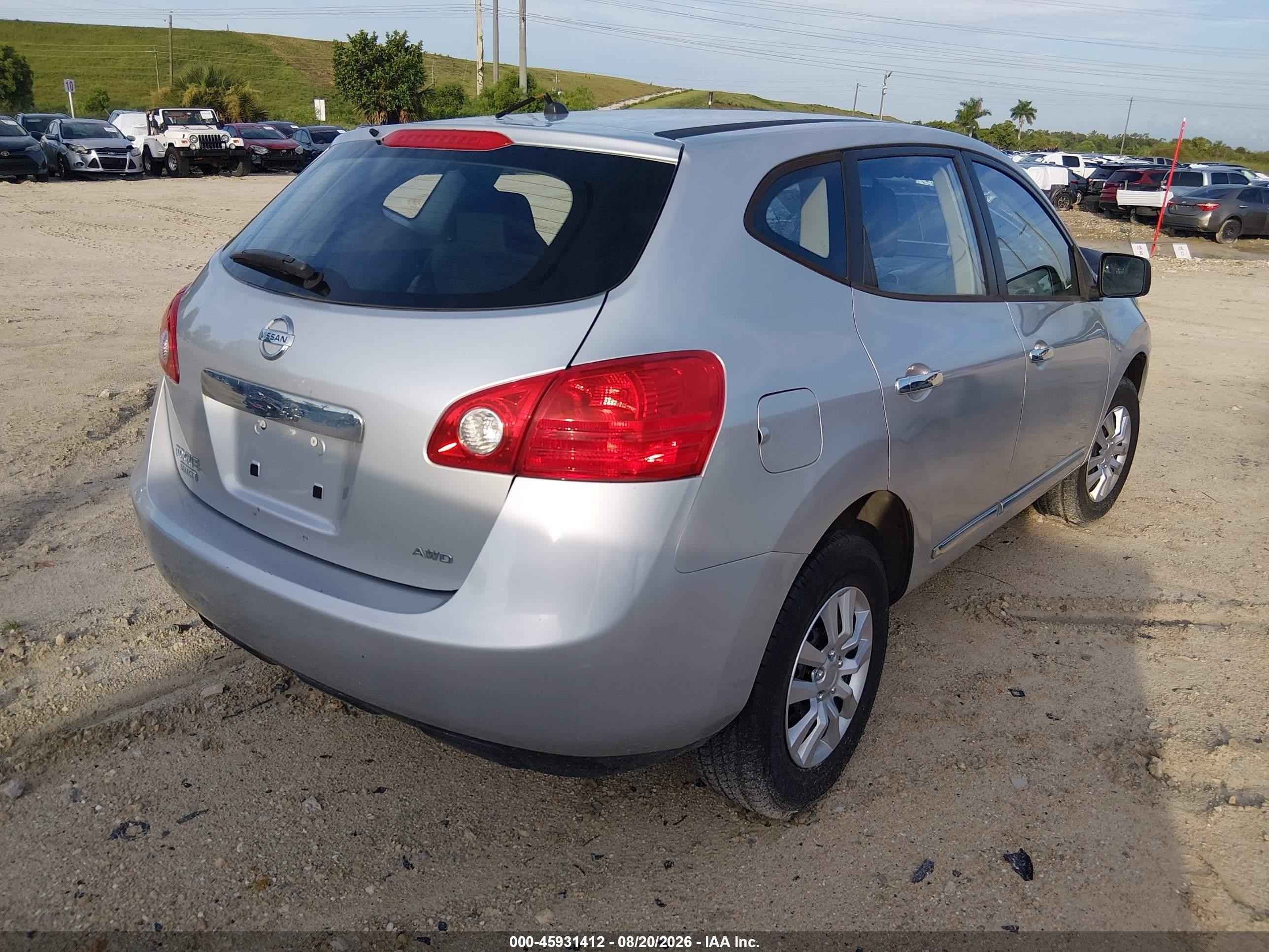 2015 Nissan Rogue Select S Silver vin: JN8AS5MV1FW758876