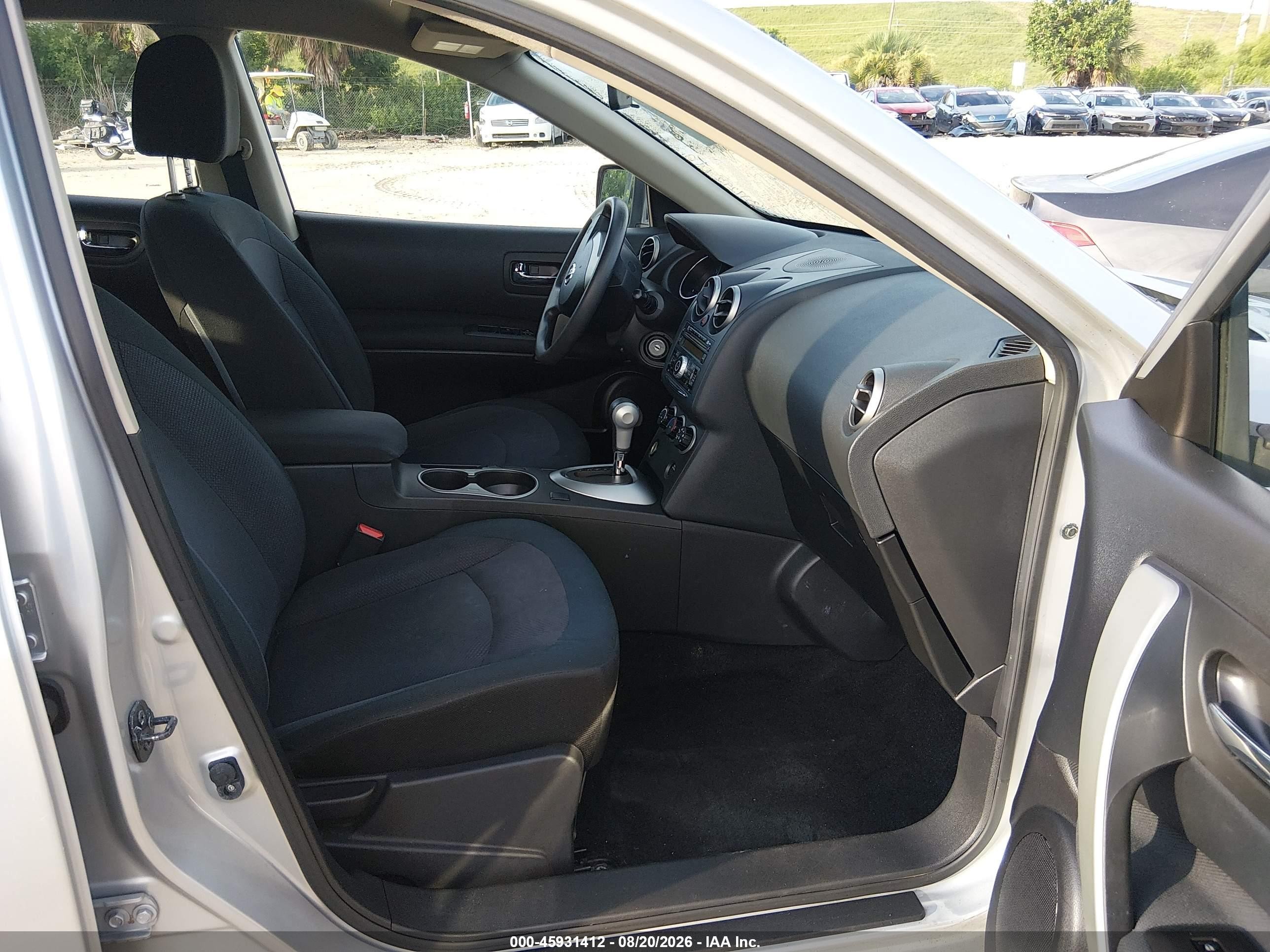 2015 Nissan Rogue Select S Silver vin: JN8AS5MV1FW758876