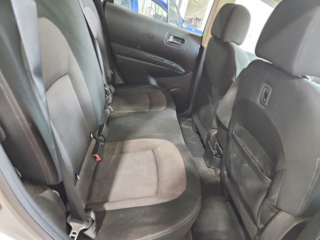 2010 Nissan Rogue S Silver vin: JN8AS5MV2AW129572