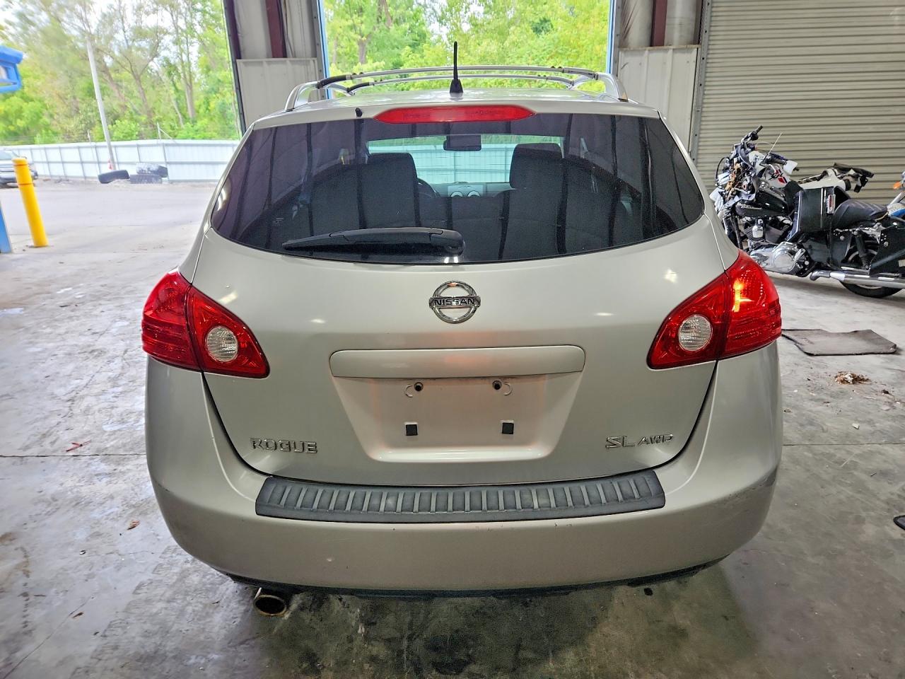 2010 Nissan Rogue S Silver vin: JN8AS5MV2AW129572