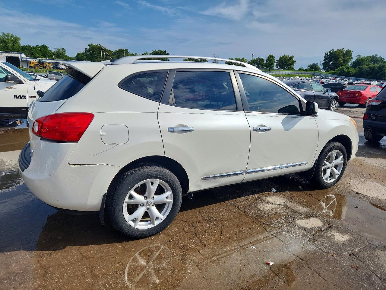 2011 Nissan Rogue S Белый vin: JN8AS5MV2BW276251