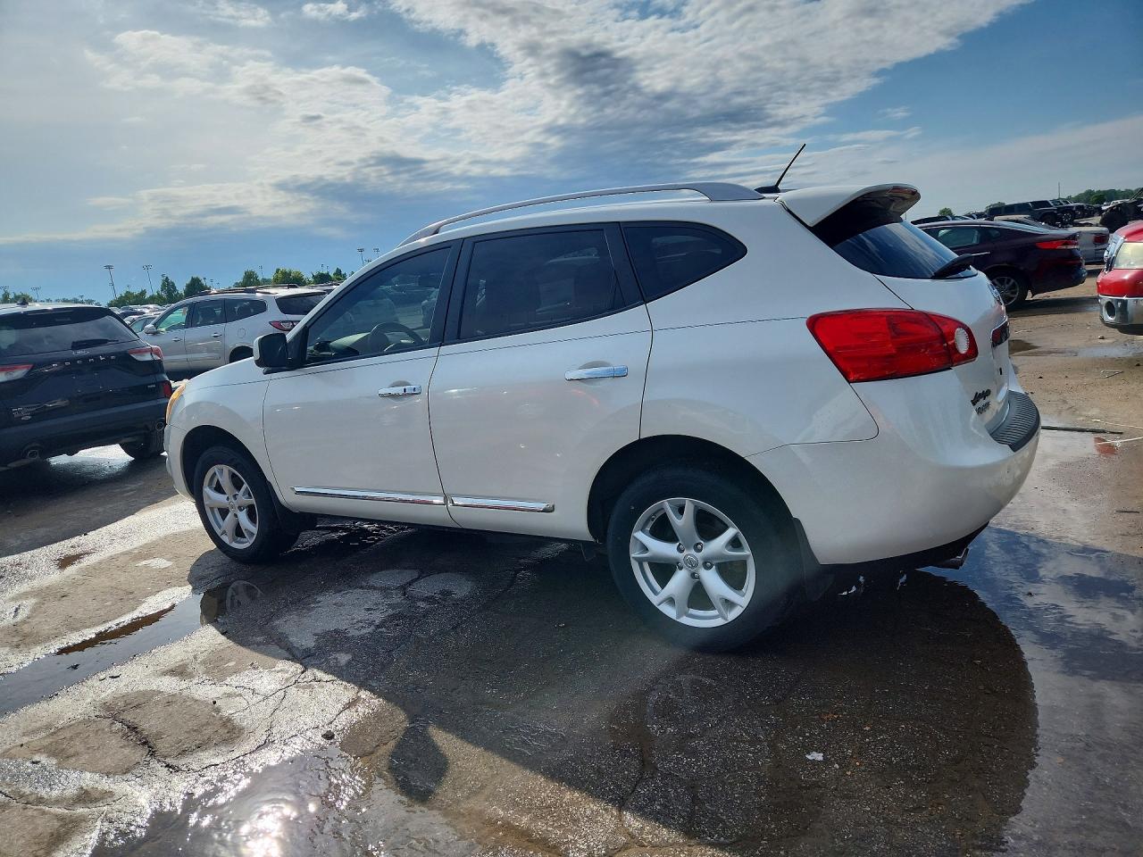 2011 Nissan Rogue S Белый vin: JN8AS5MV2BW276251