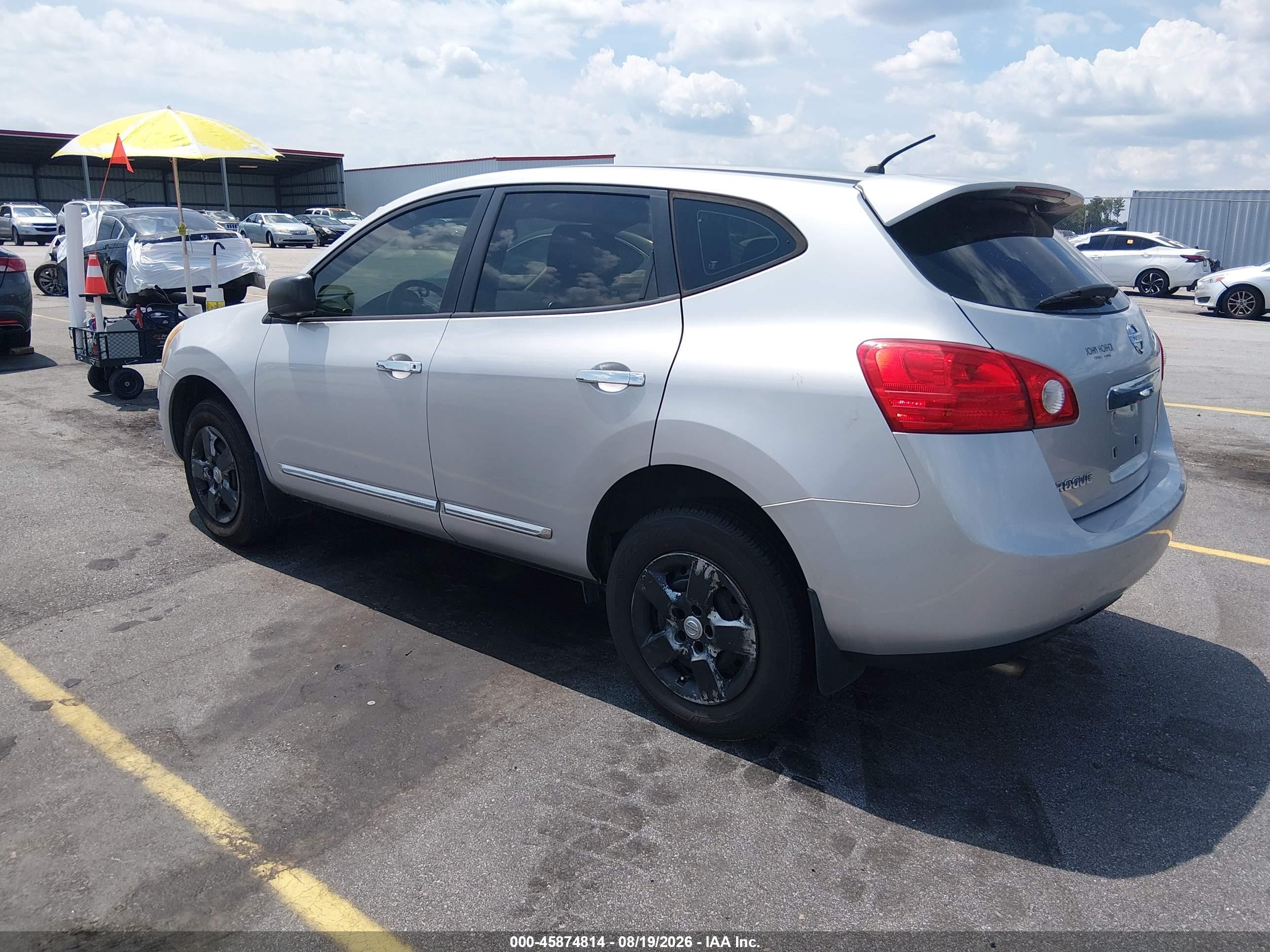 2011 Nissan Rogue S Silver vin: JN8AS5MV2BW292188