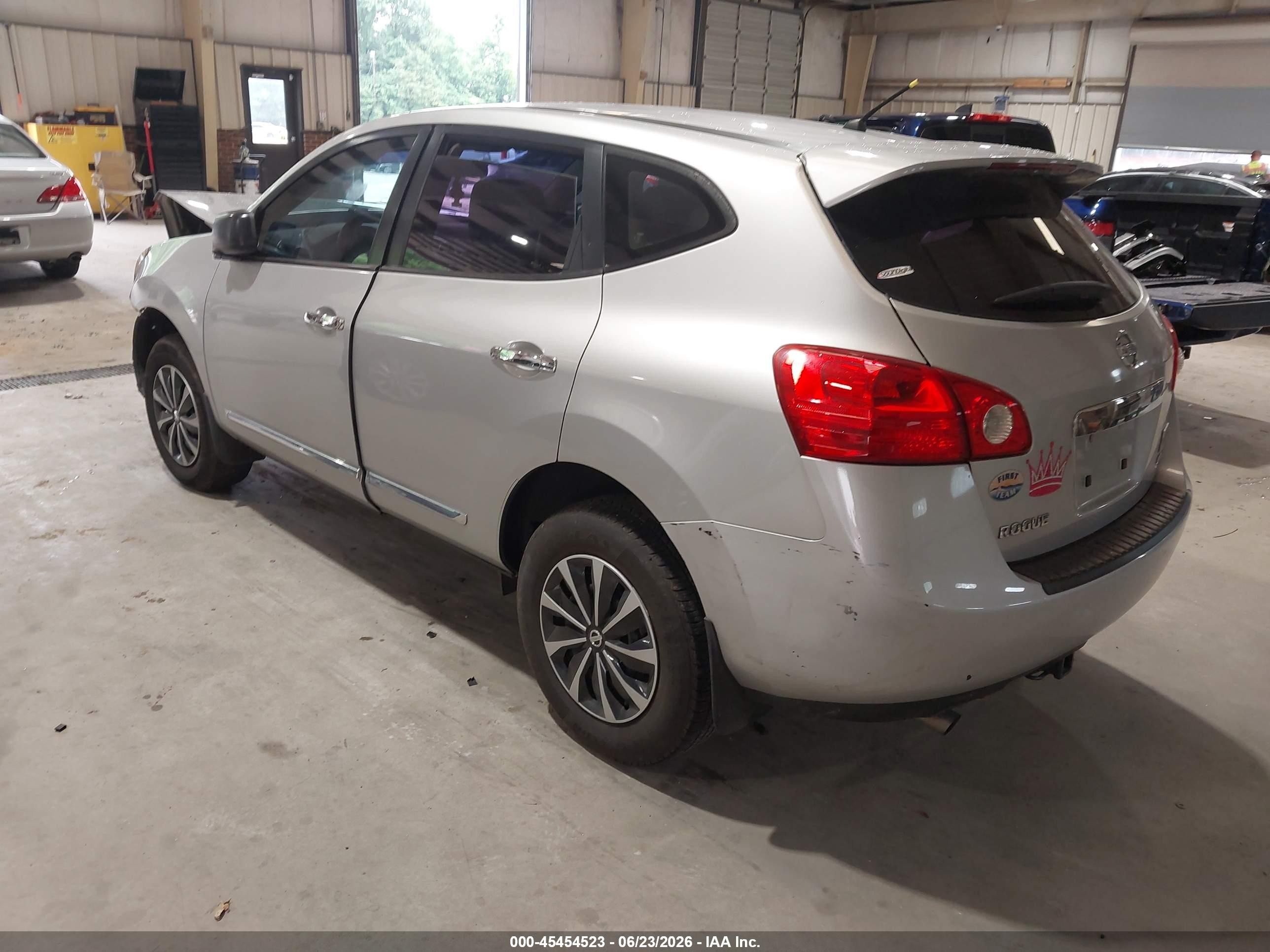 2012 Nissan Rogue S Silver vin: JN8AS5MV2CW405803