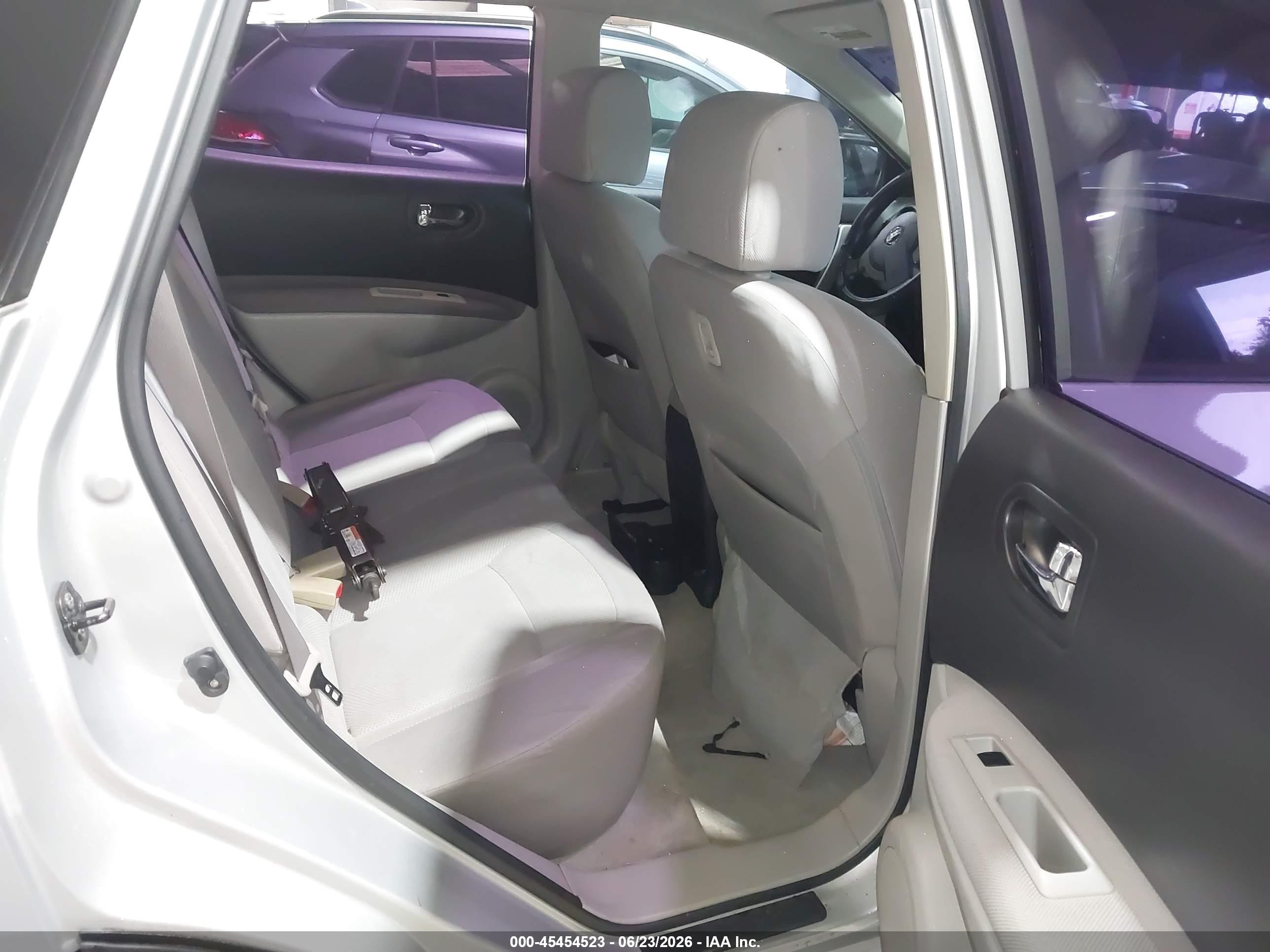 2012 Nissan Rogue S Silver vin: JN8AS5MV2CW405803