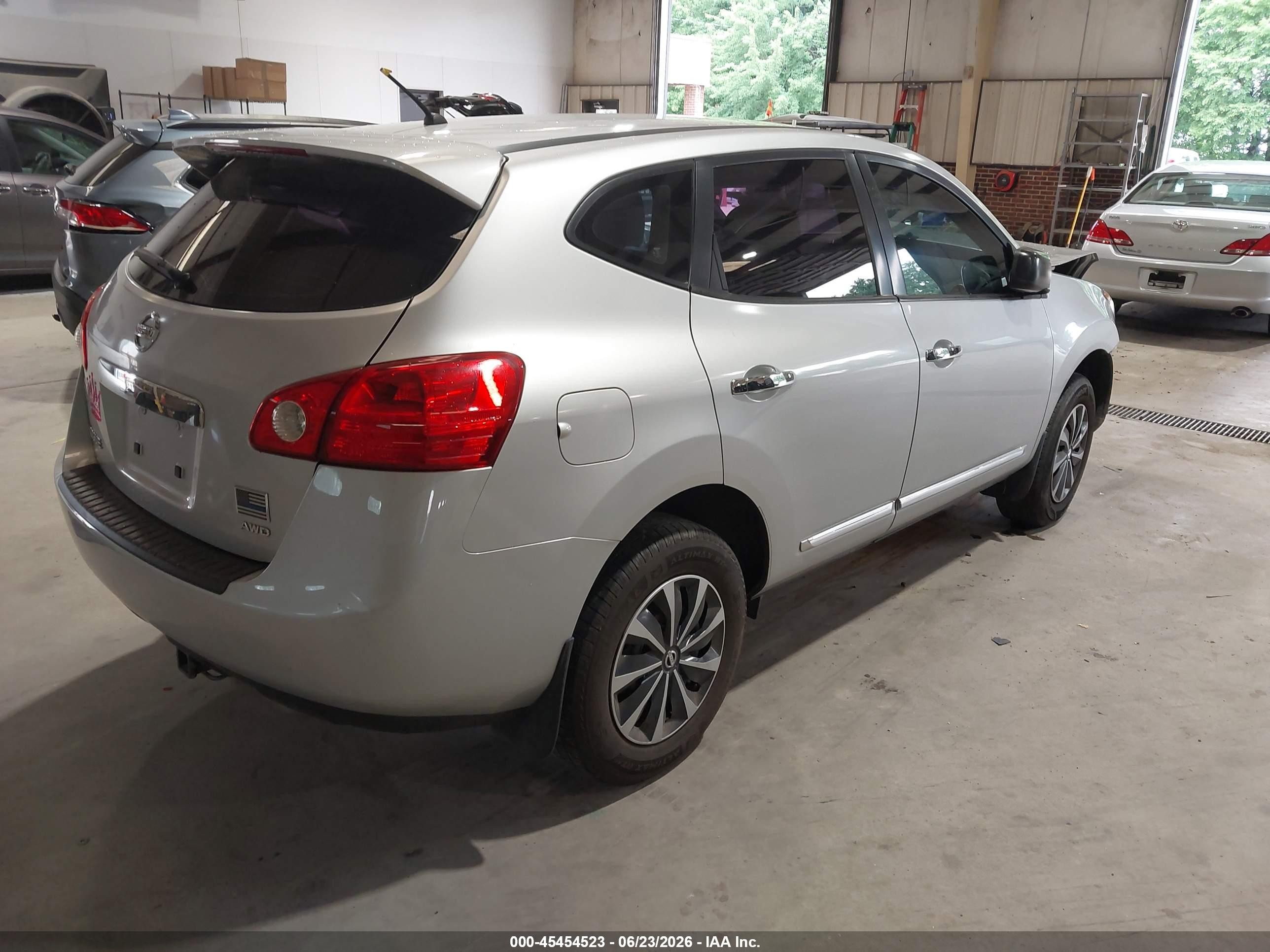 2012 Nissan Rogue S Silver vin: JN8AS5MV2CW405803