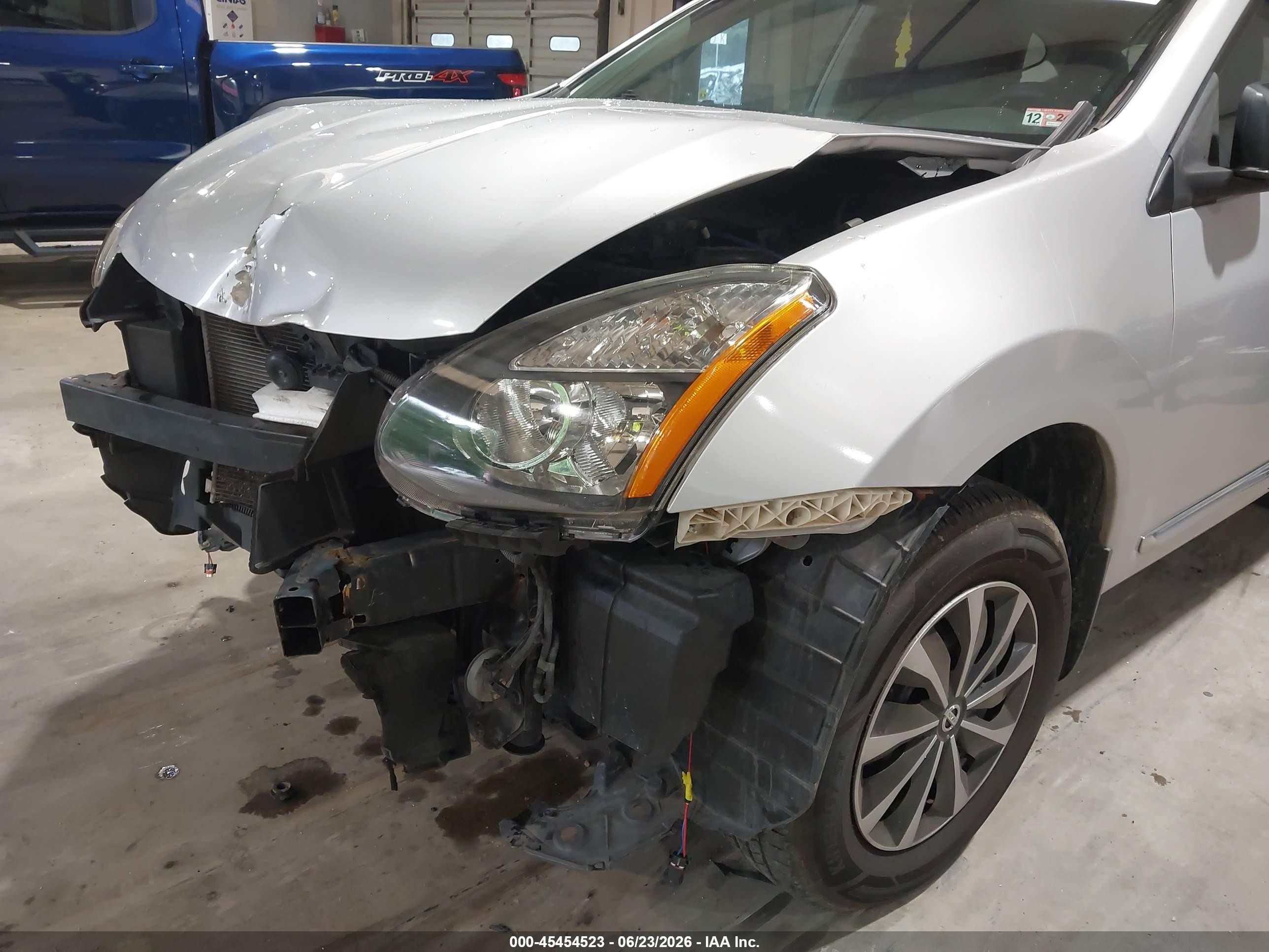 2012 Nissan Rogue S Silver vin: JN8AS5MV2CW405803
