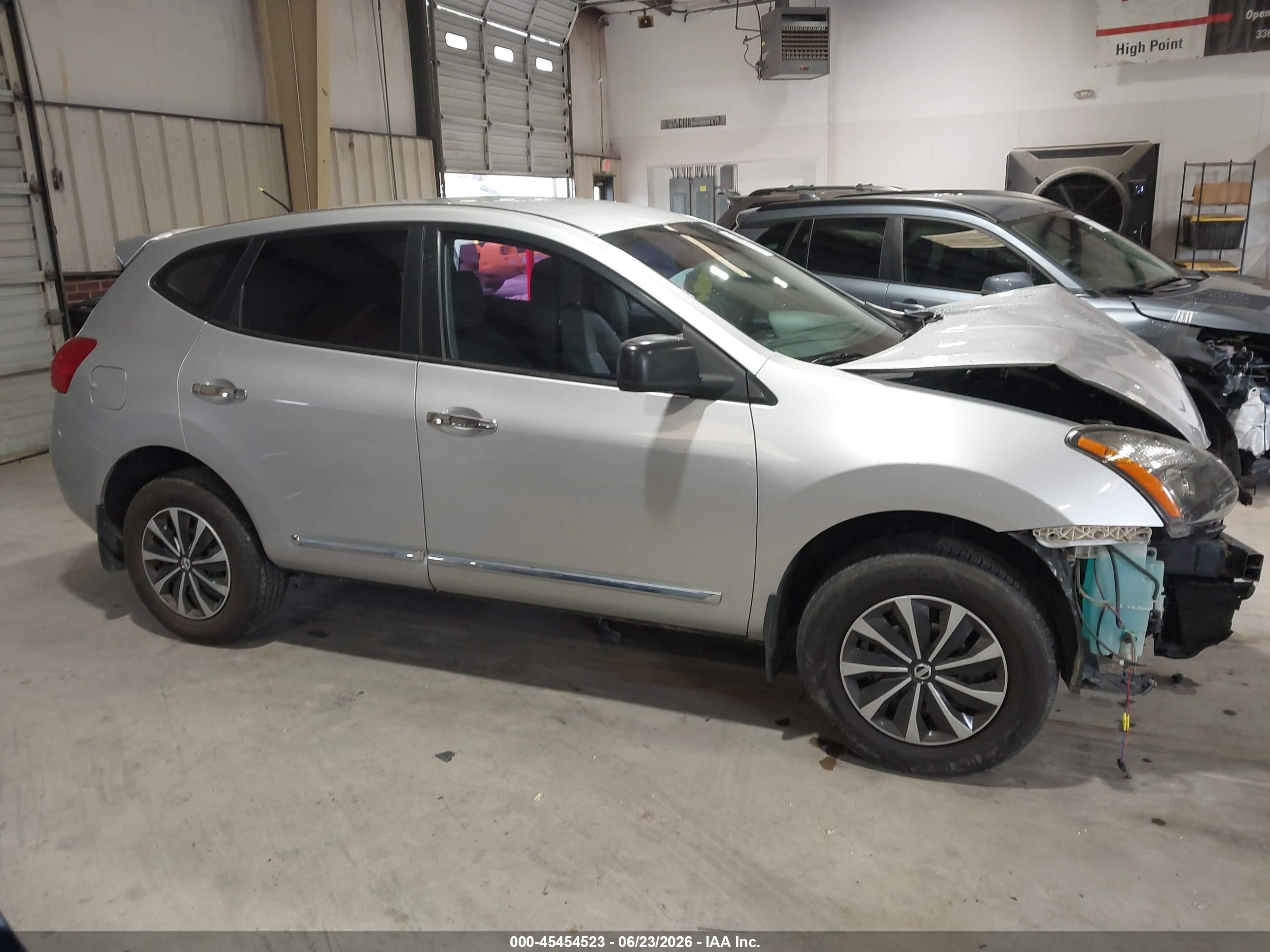 2012 Nissan Rogue S Silver vin: JN8AS5MV2CW405803
