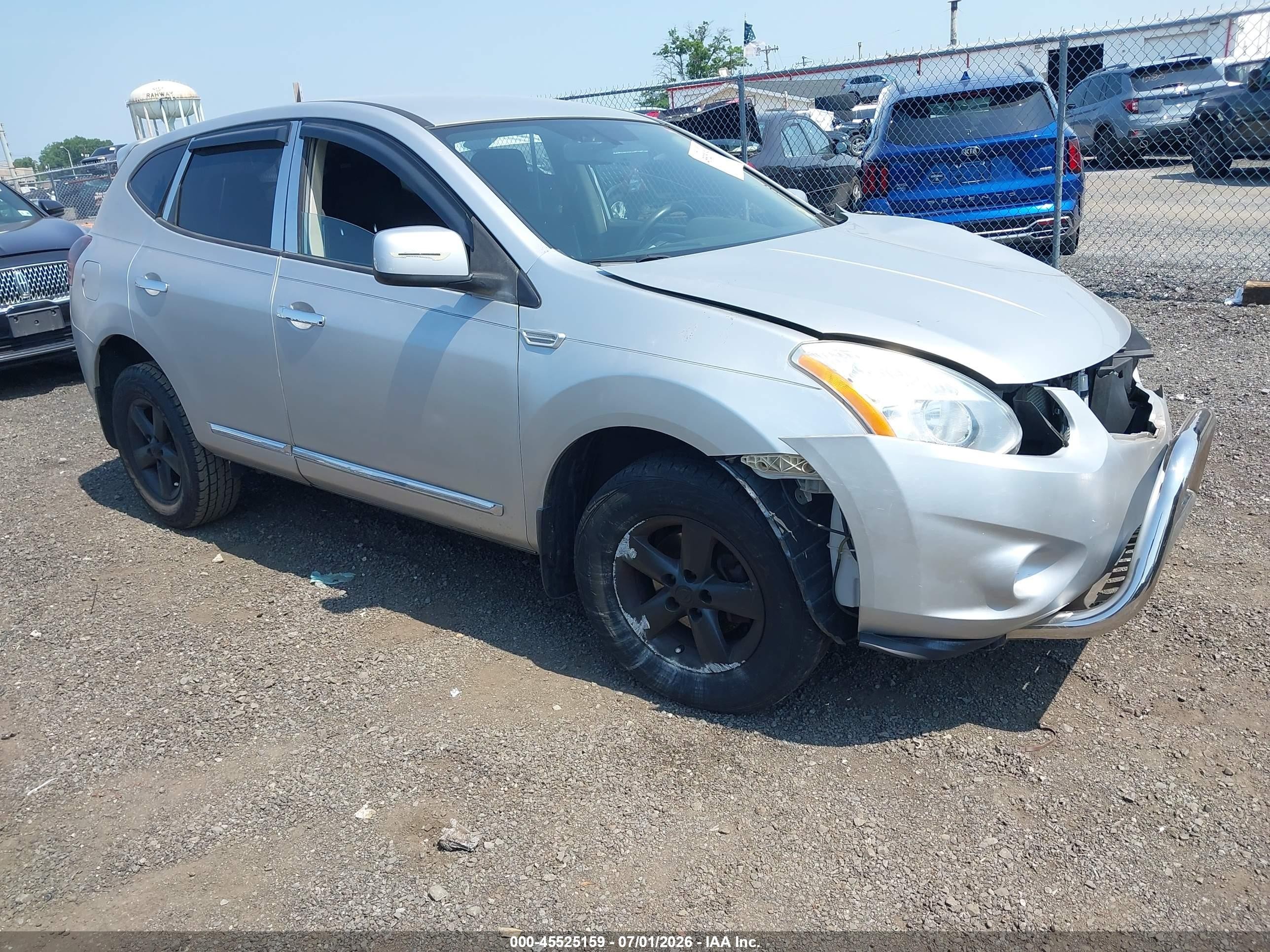 2013 Nissan Rogue S Silver vin: JN8AS5MV2DW106930
