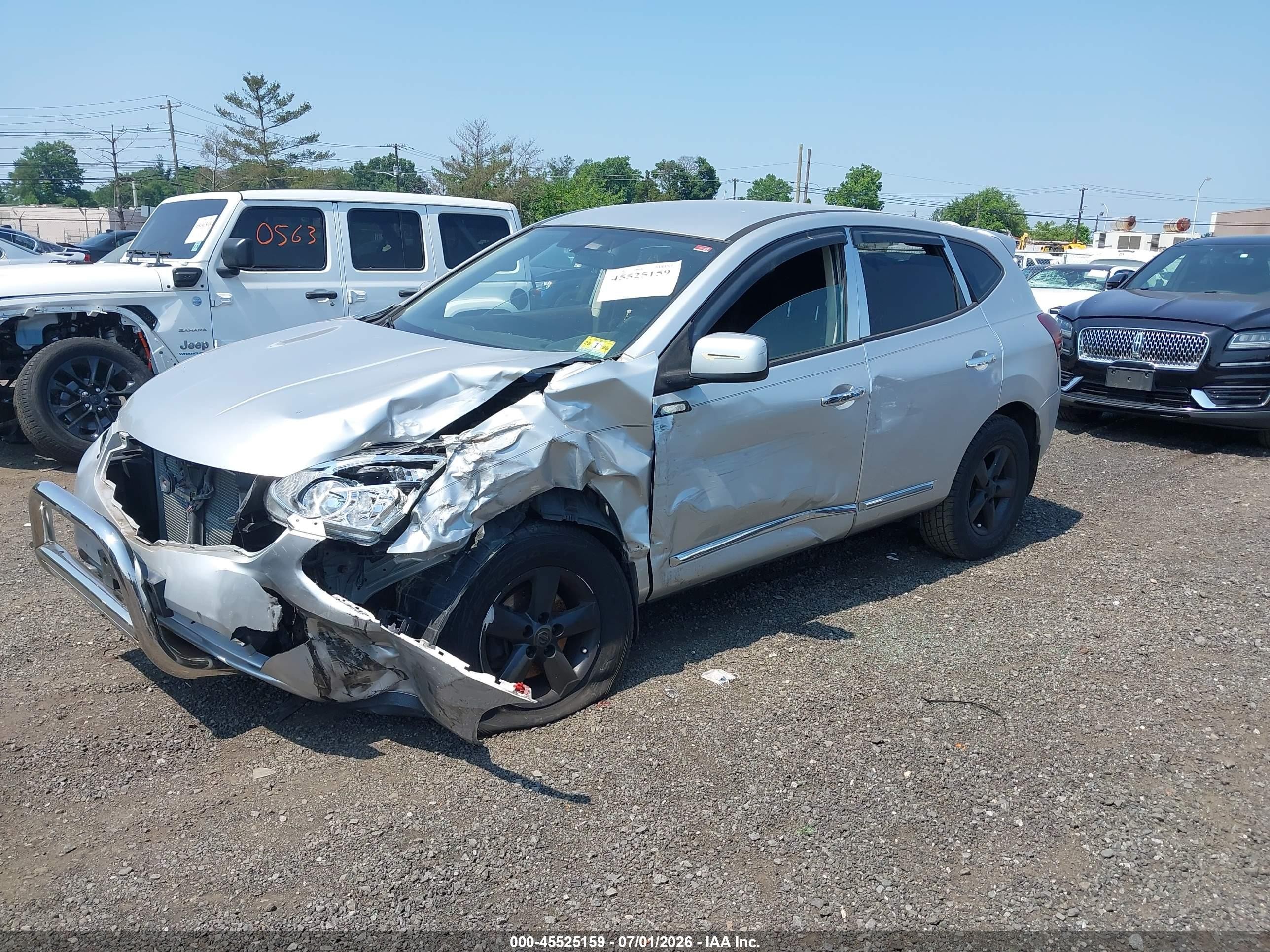 2013 Nissan Rogue S Silver vin: JN8AS5MV2DW106930