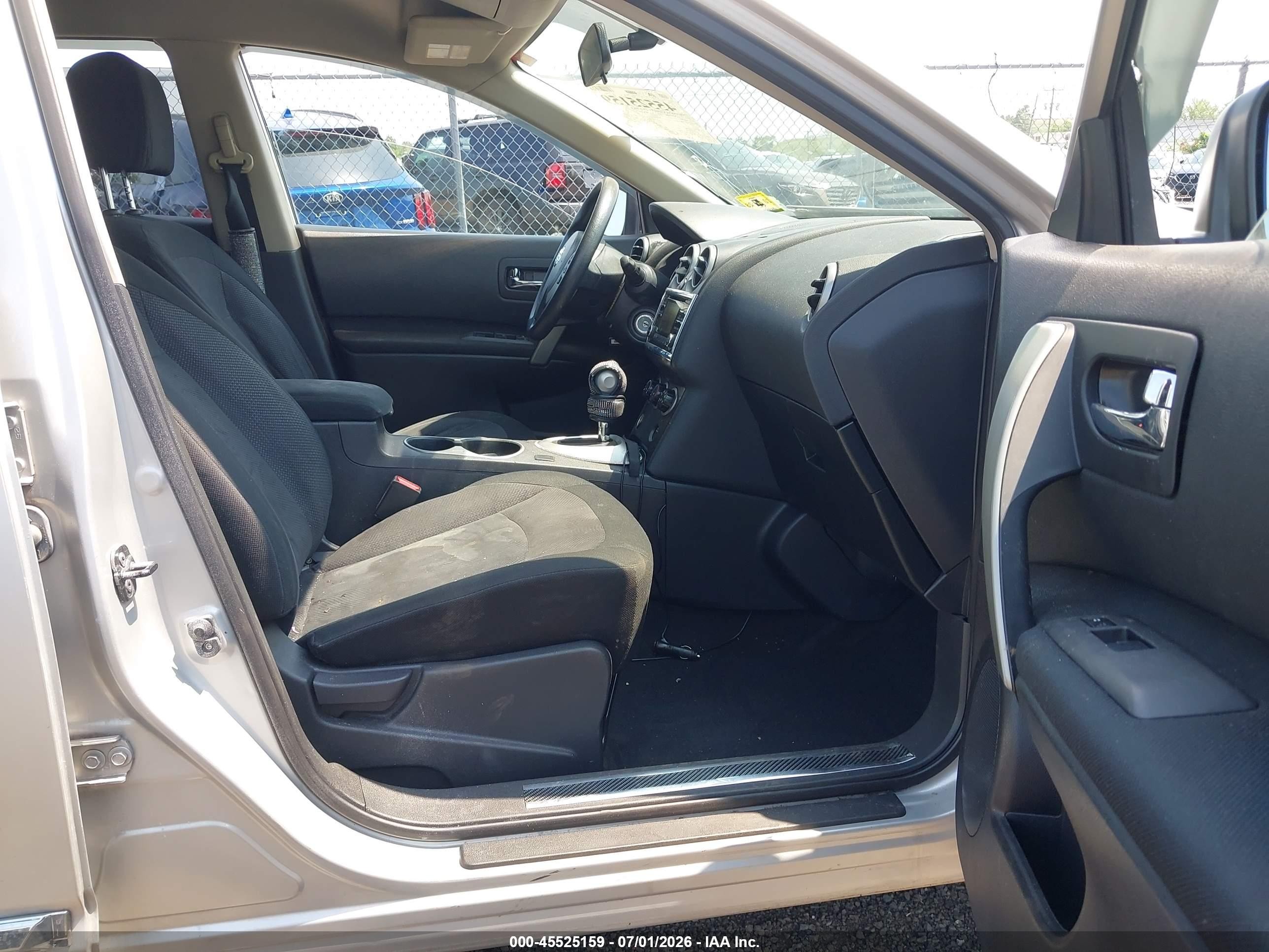 2013 Nissan Rogue S Silver vin: JN8AS5MV2DW106930