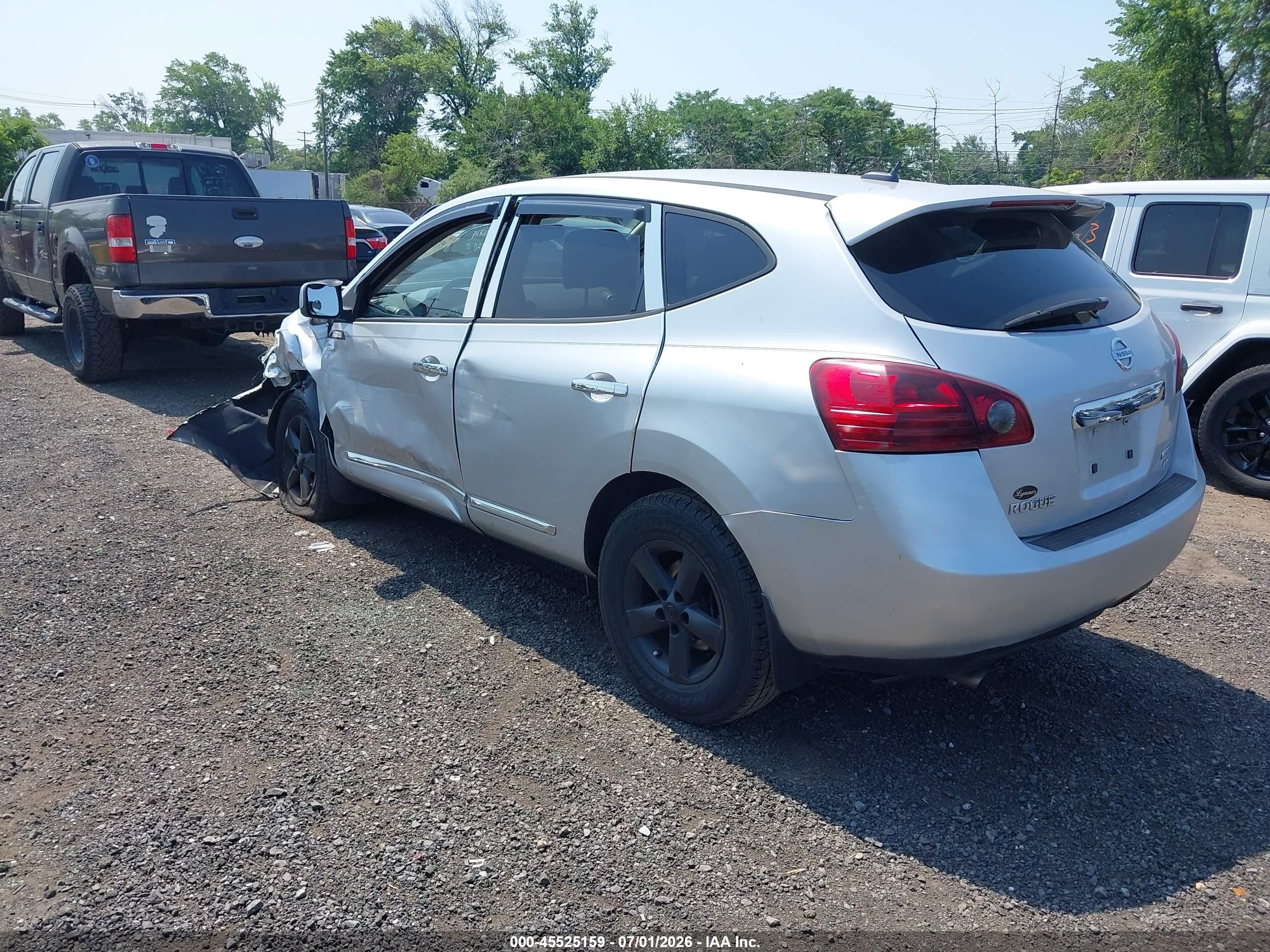 2013 Nissan Rogue S Silver vin: JN8AS5MV2DW106930
