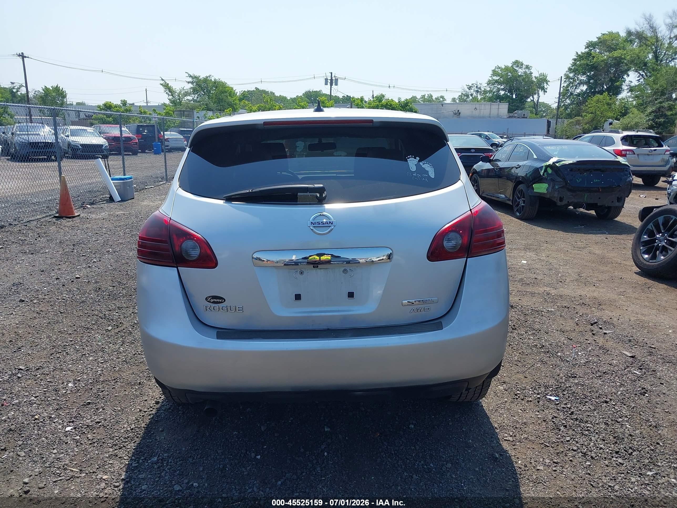 2013 Nissan Rogue S Silver vin: JN8AS5MV2DW106930