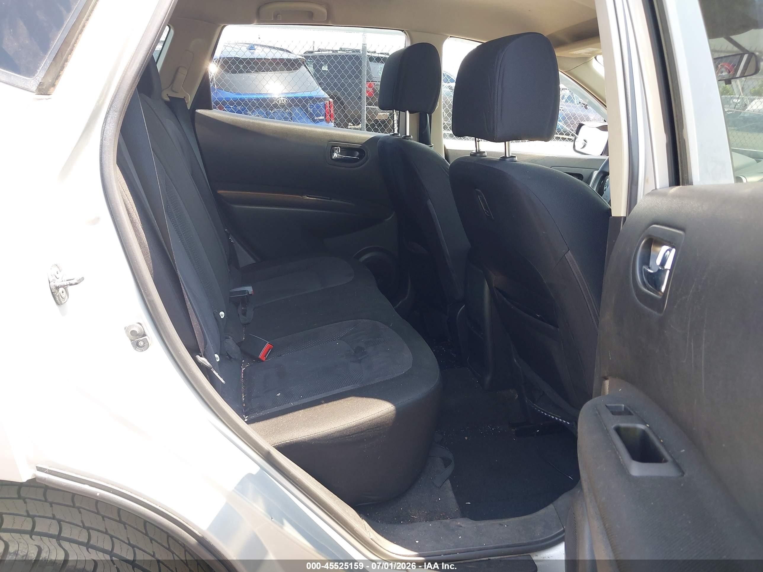 2013 Nissan Rogue S Silver vin: JN8AS5MV2DW106930