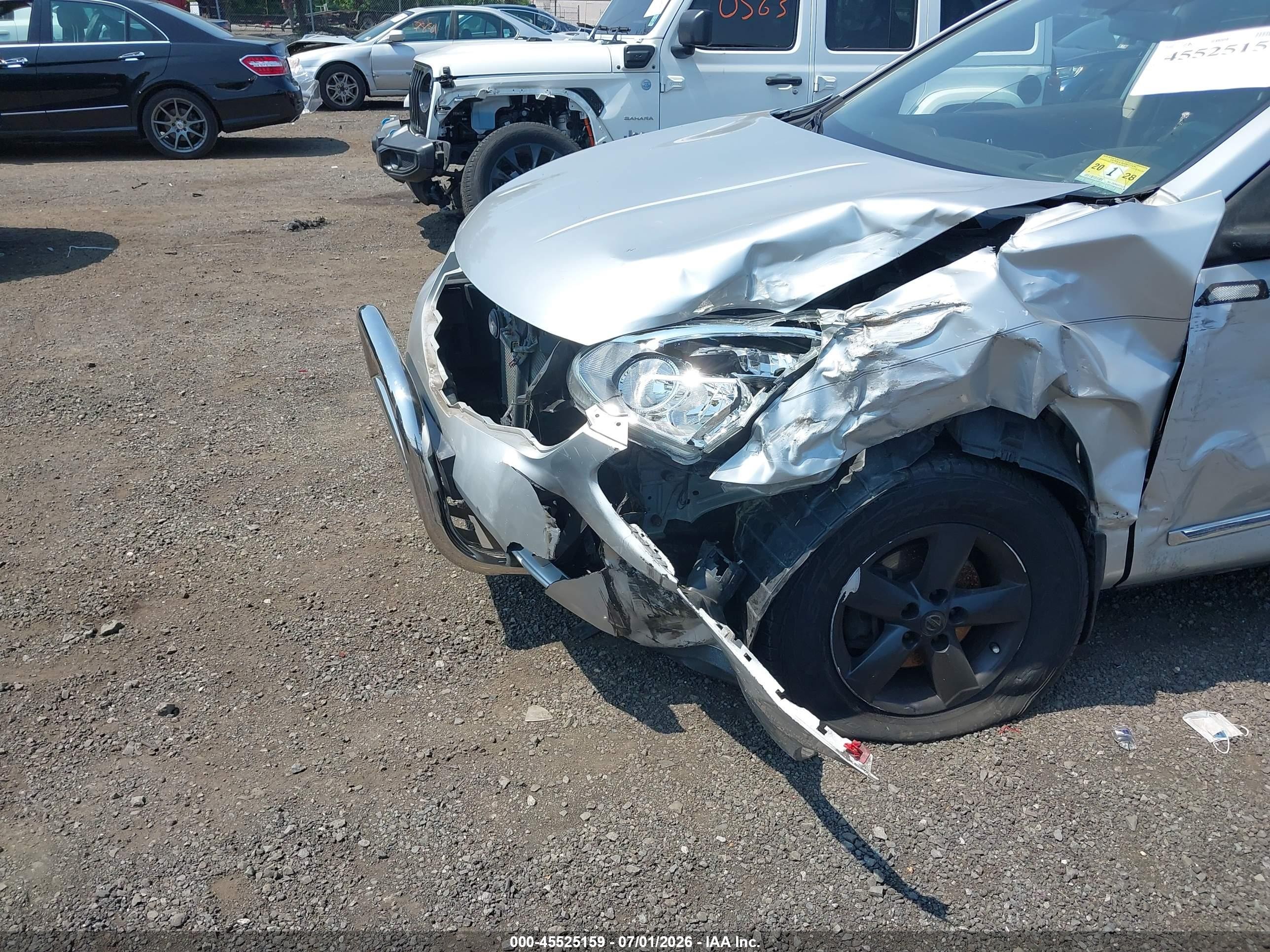2013 Nissan Rogue S Silver vin: JN8AS5MV2DW106930