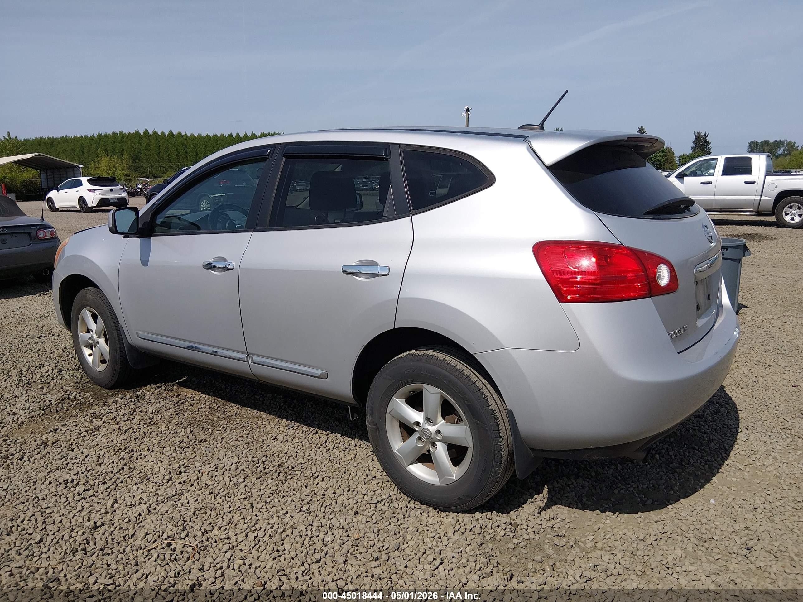 2013 Nissan Rogue S Silver vin: JN8AS5MV2DW132587