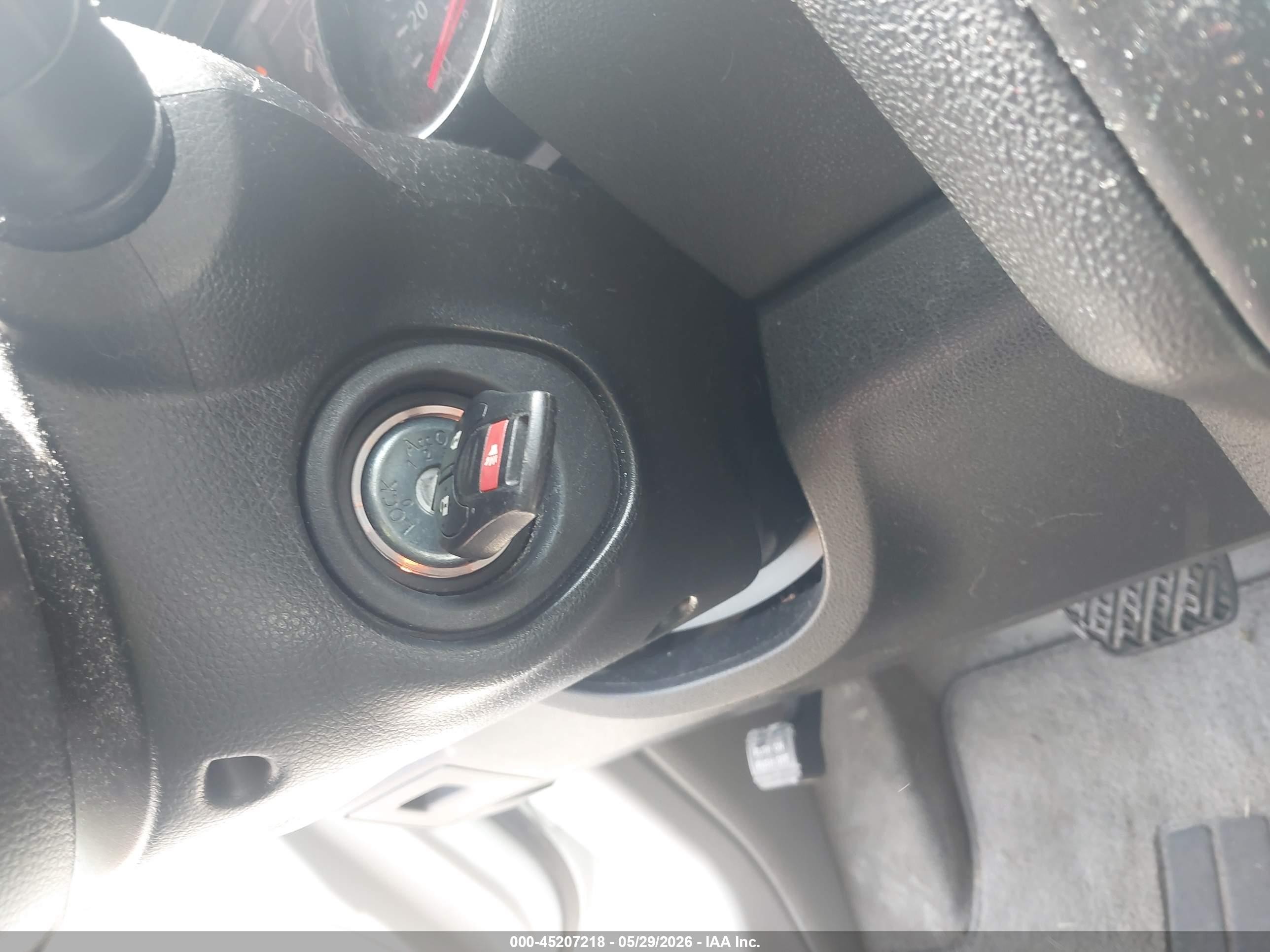 2013 Nissan Rogue S White vin: JN8AS5MV2DW133397