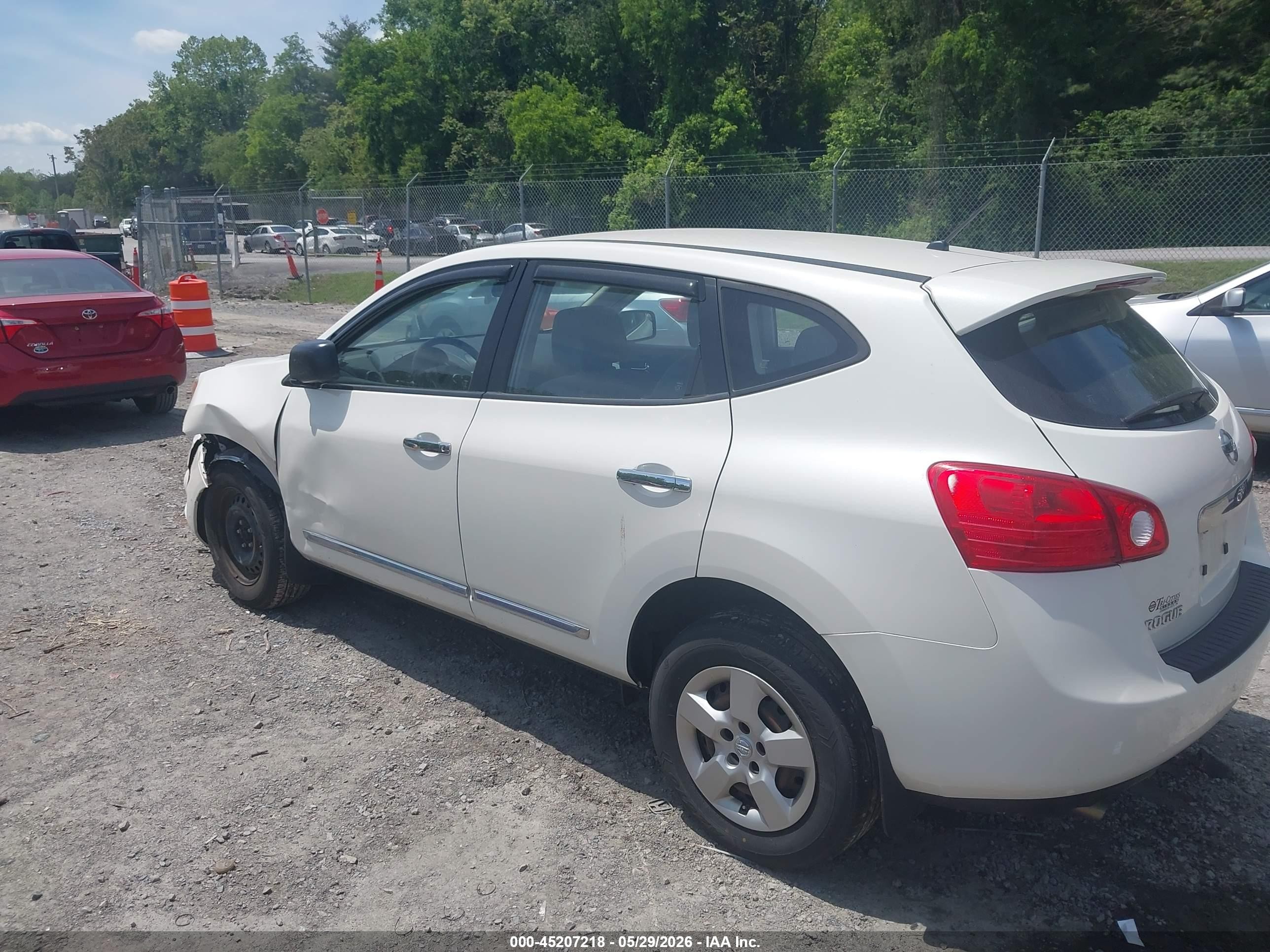 2013 Nissan Rogue S White vin: JN8AS5MV2DW133397