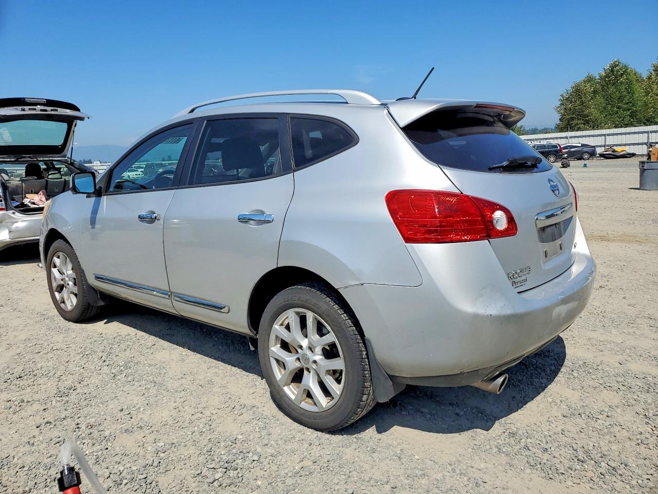 2013 Nissan Rogue S Silver vin: JN8AS5MV2DW613004