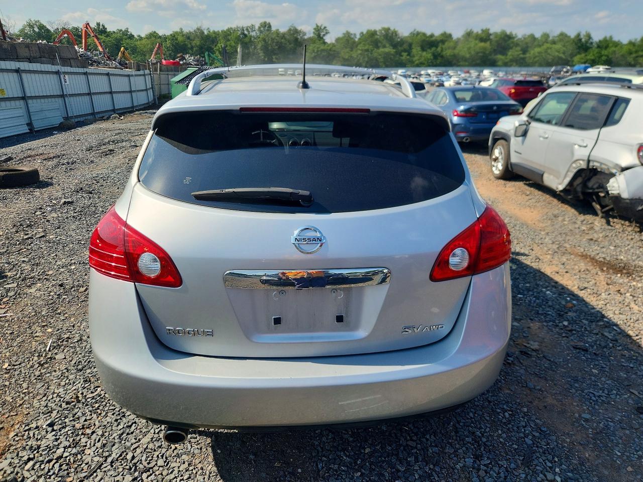 2013 Nissan Rogue S Silver vin: JN8AS5MV2DW615061