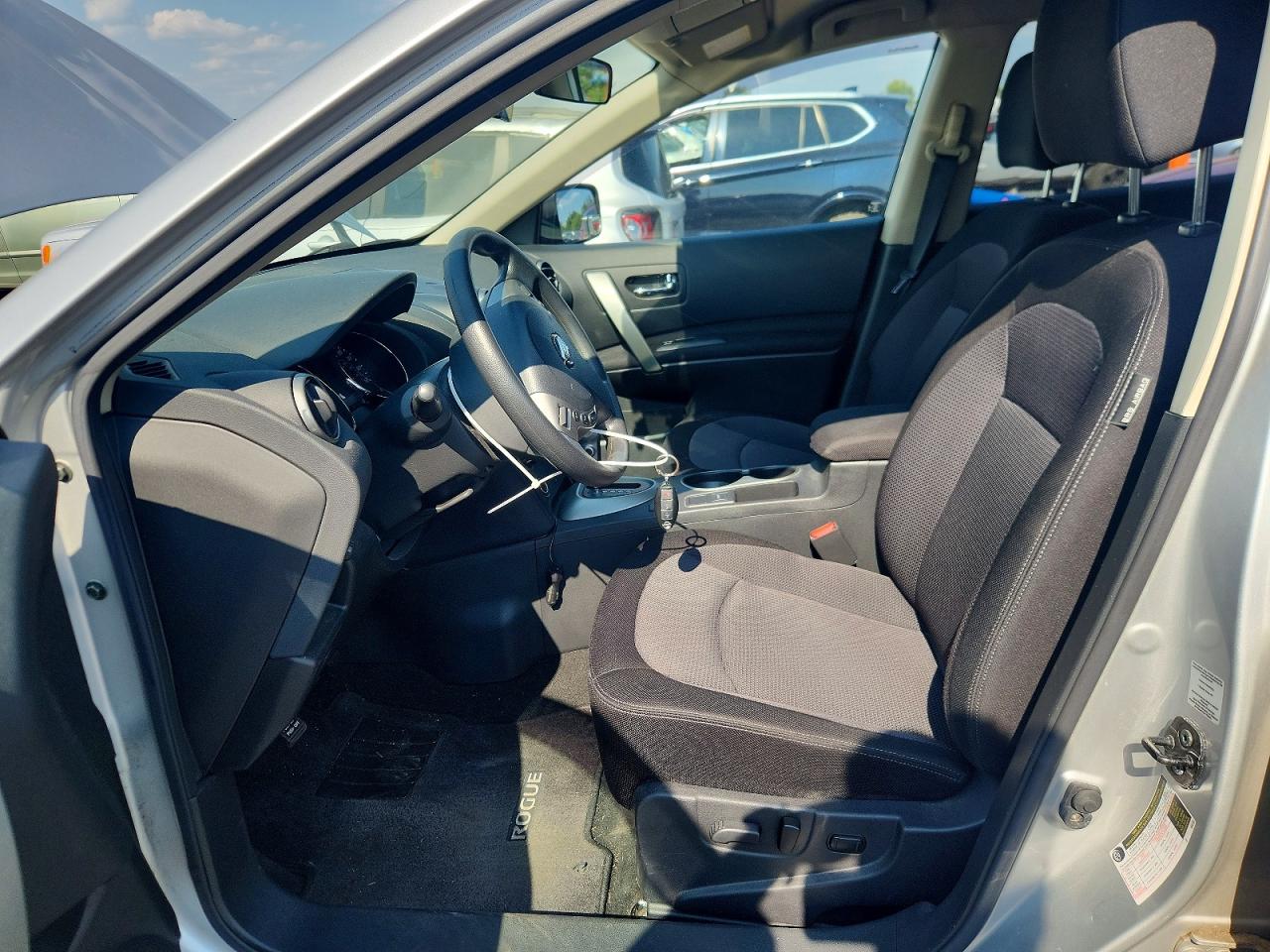 2013 Nissan Rogue S Silver vin: JN8AS5MV2DW615061