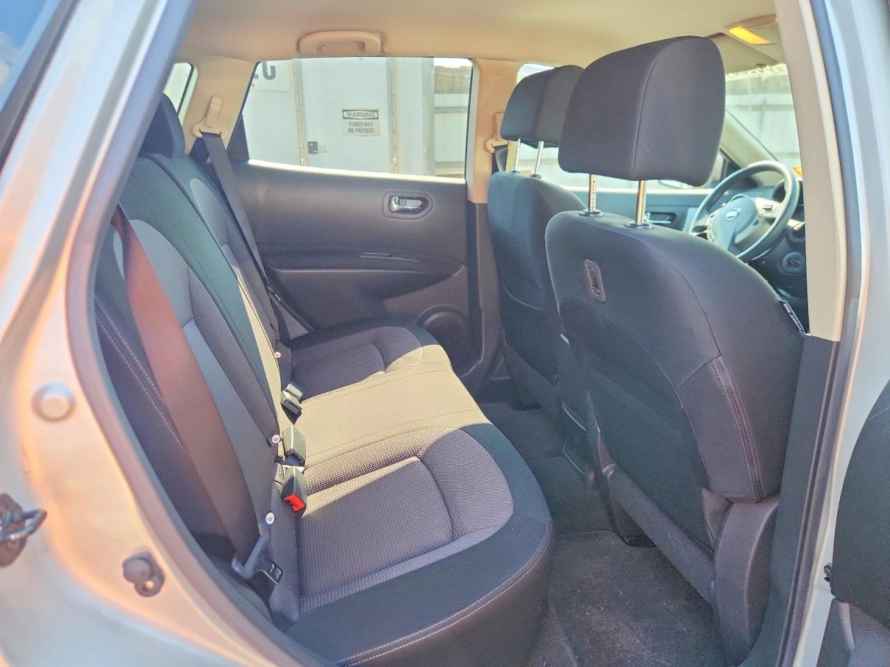 2013 Nissan Rogue S Silver vin: JN8AS5MV2DW615061