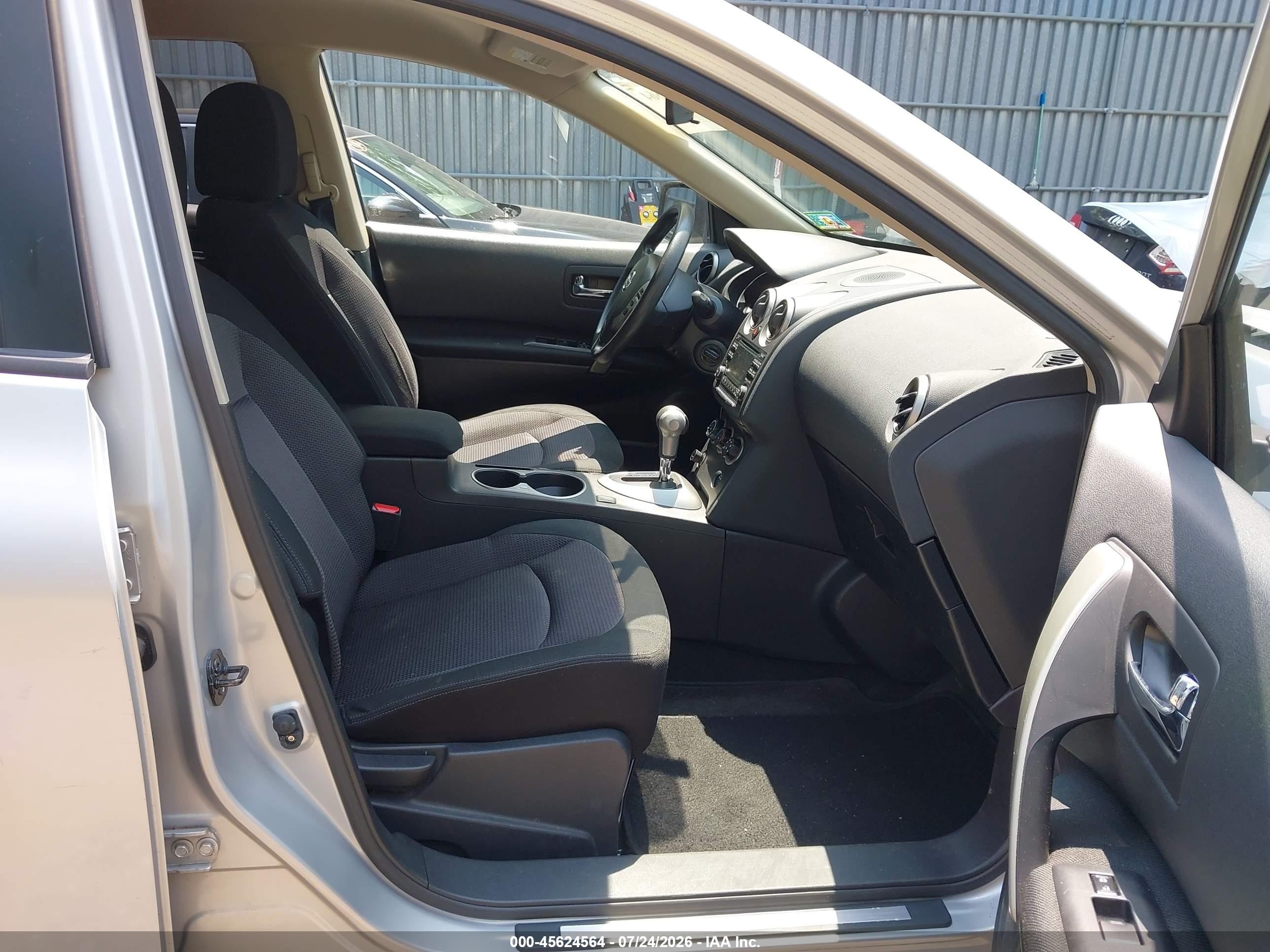2013 Nissan Rogue Sv Серебряный vin: JN8AS5MV2DW642812