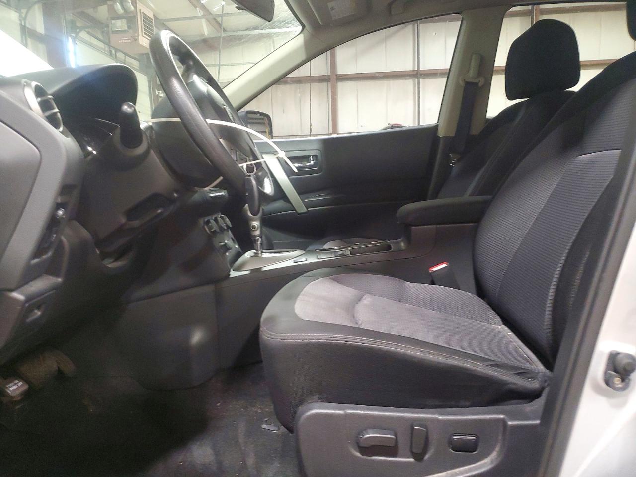 2013 Nissan Rogue S Silver vin: JN8AS5MV2DW658962