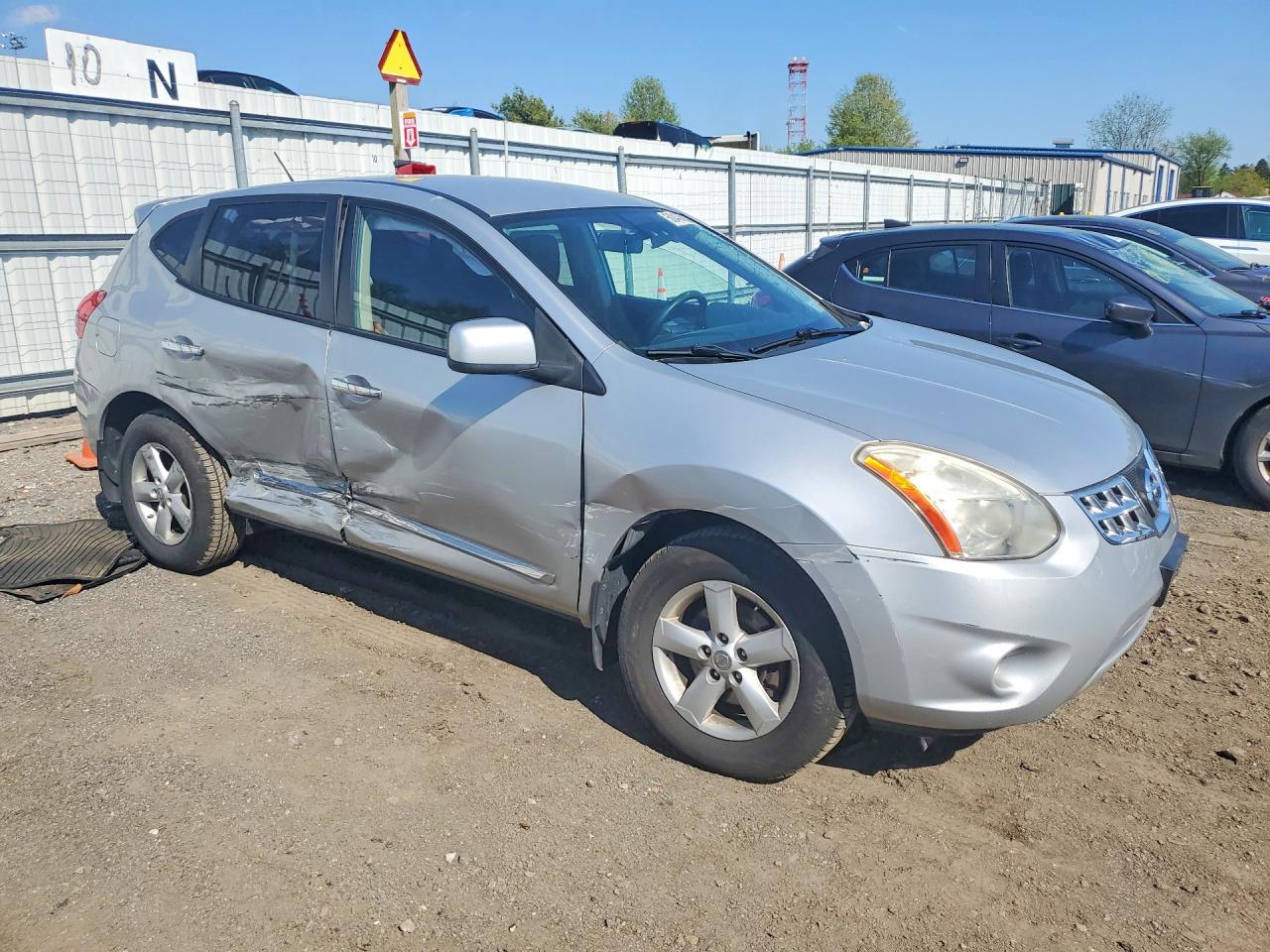 2013 Nissan Rogue S Silver vin: JN8AS5MV2DW659304