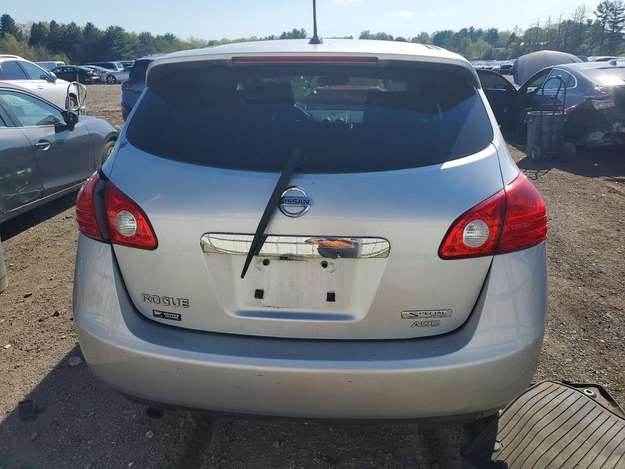 2013 Nissan Rogue S Silver vin: JN8AS5MV2DW659304