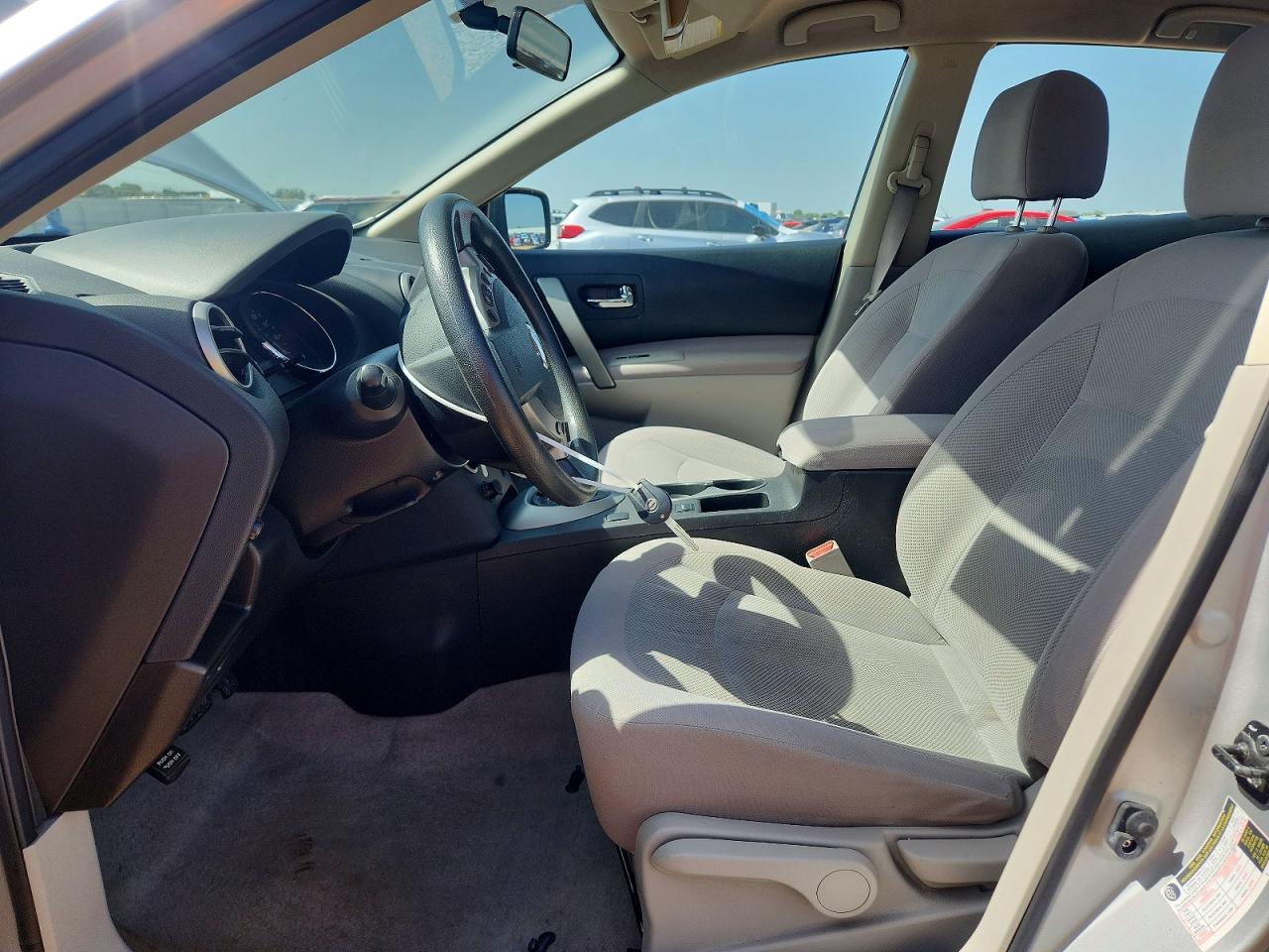 2014 Nissan Rogue Select S Silver vin: JN8AS5MV2EW701990