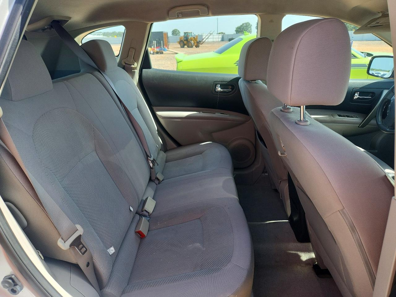 2014 Nissan Rogue Select S Silver vin: JN8AS5MV2EW701990