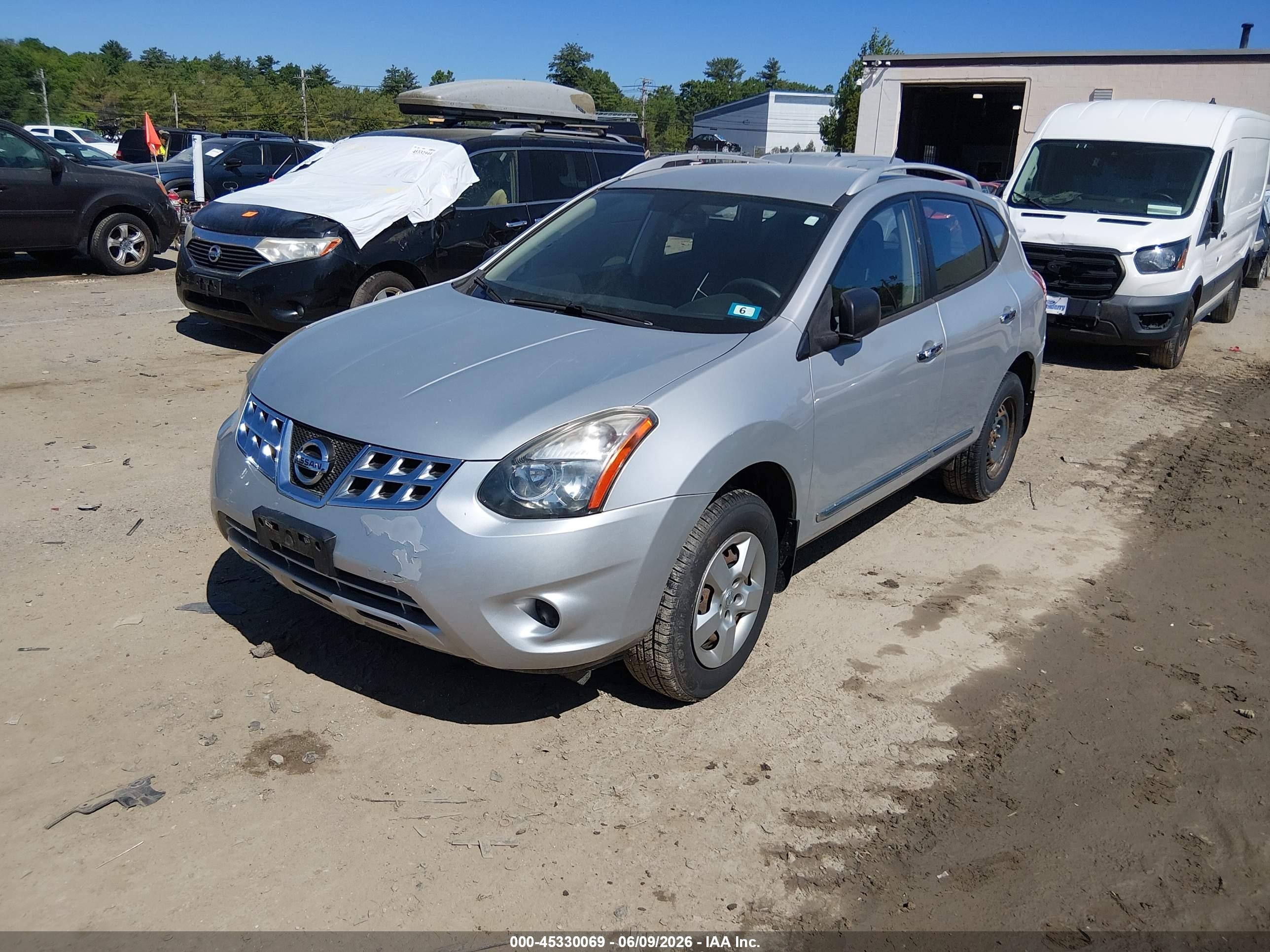 2014 Nissan Rogue Select S Silver vin: JN8AS5MV2EW717199