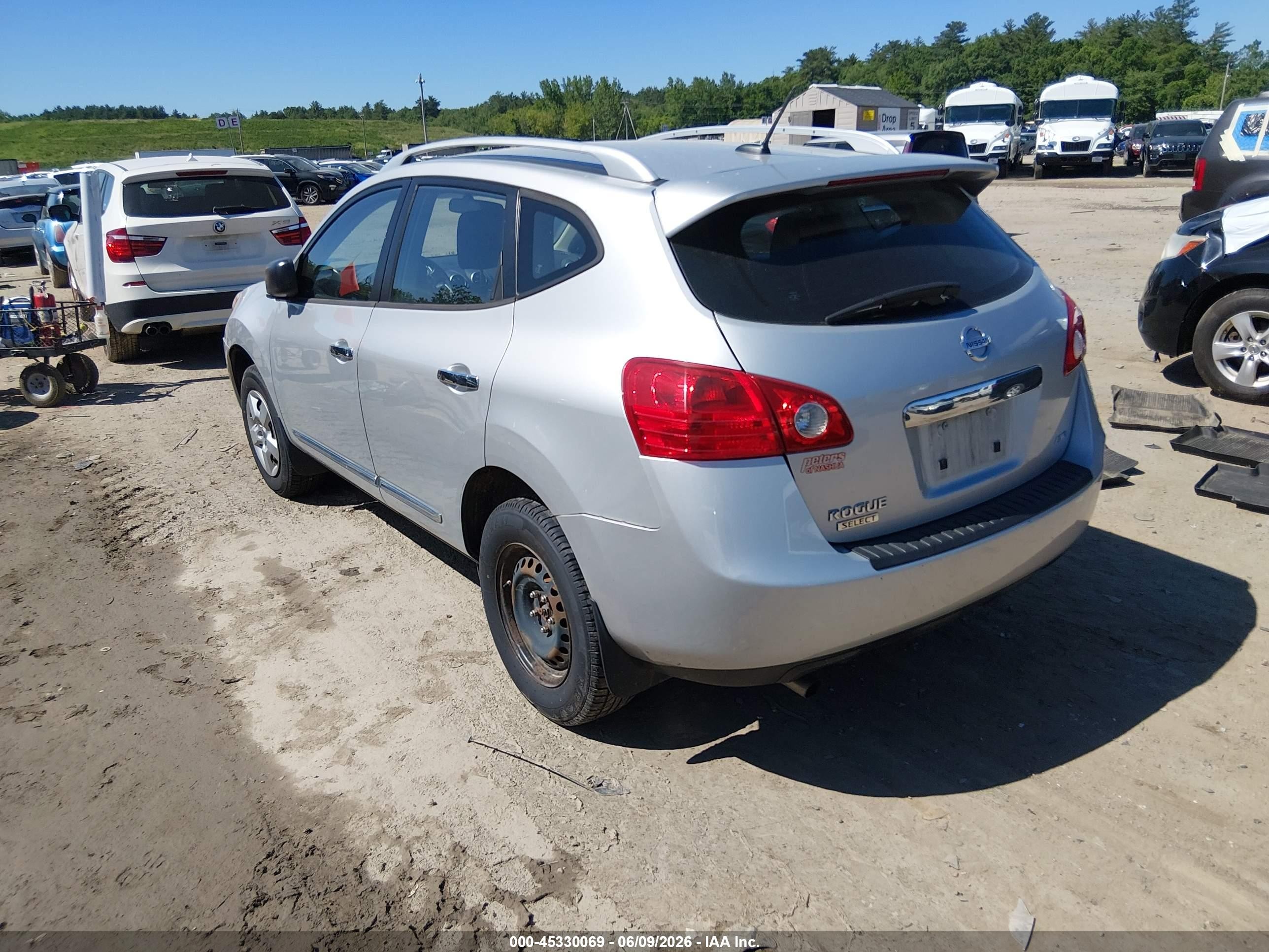 2014 Nissan Rogue Select S Silver vin: JN8AS5MV2EW717199