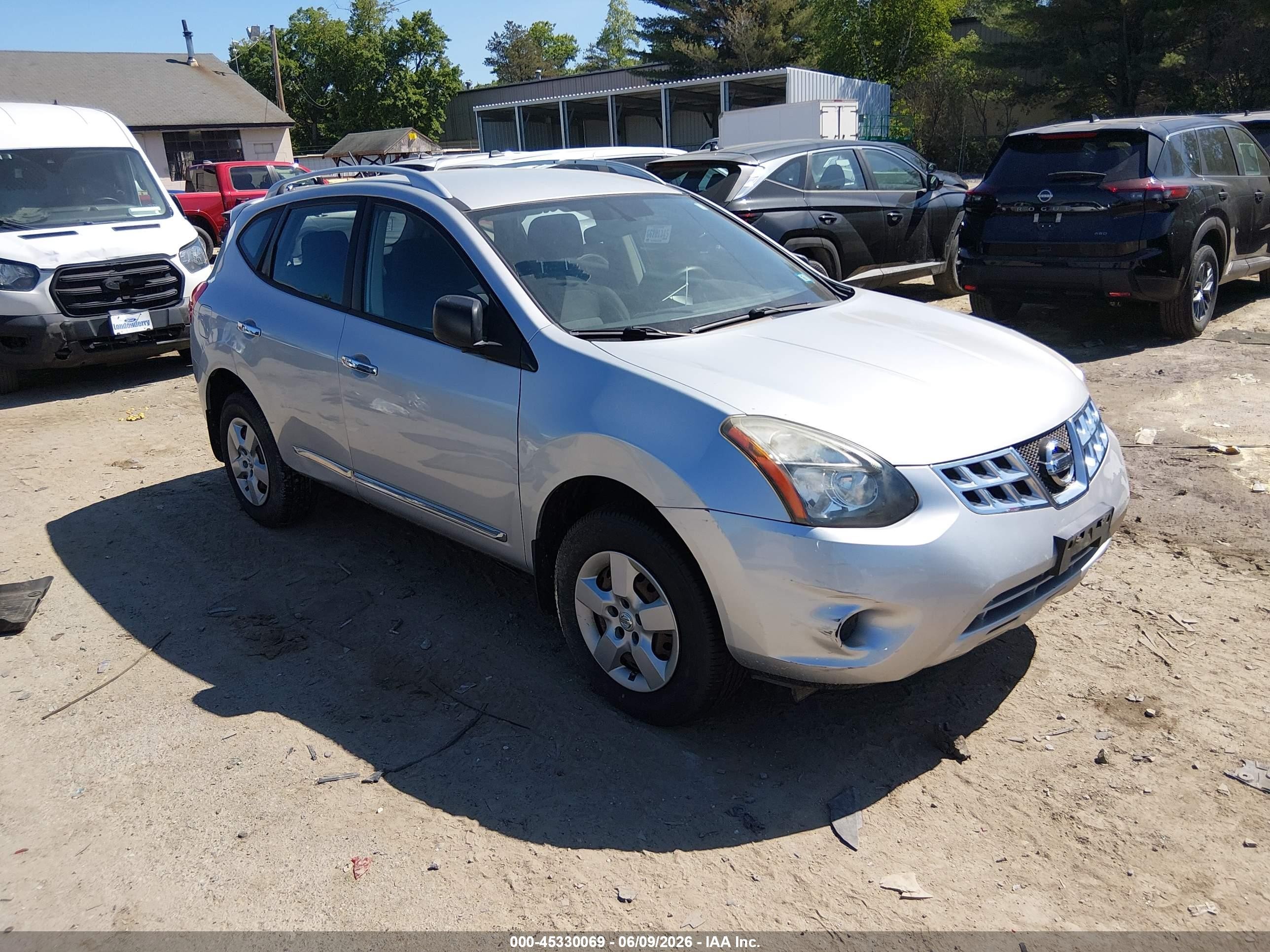 2014 Nissan Rogue Select S Silver vin: JN8AS5MV2EW717199