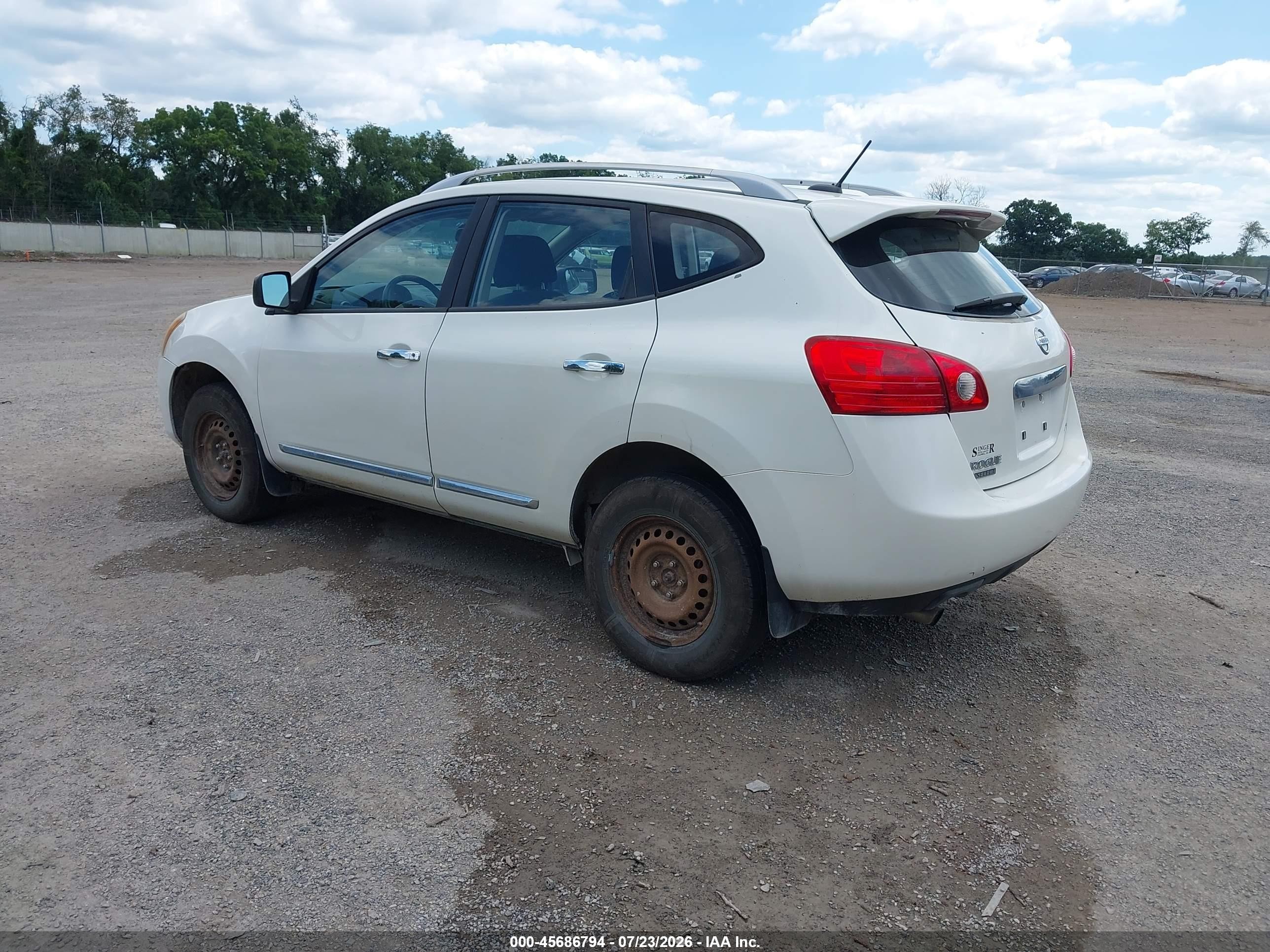 2014 Nissan Rogue Select S Белый vin: JN8AS5MV2EW721186