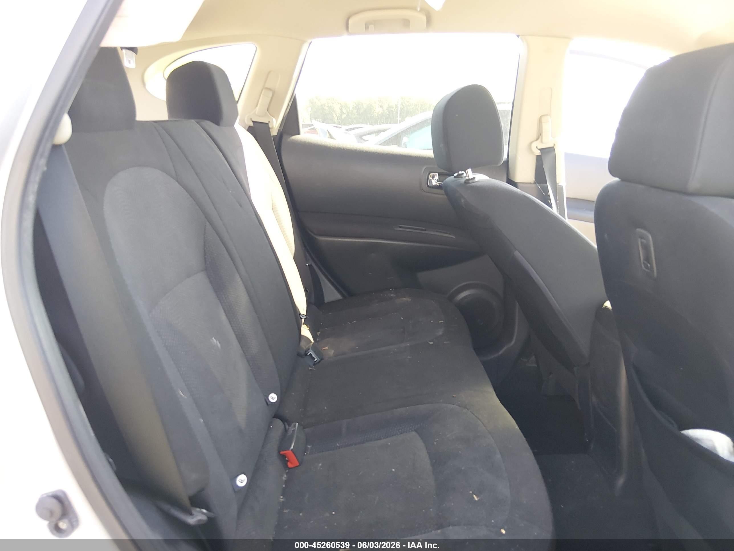 2015 Nissan Rogue Select S Silver vin: JN8AS5MV2FW756795