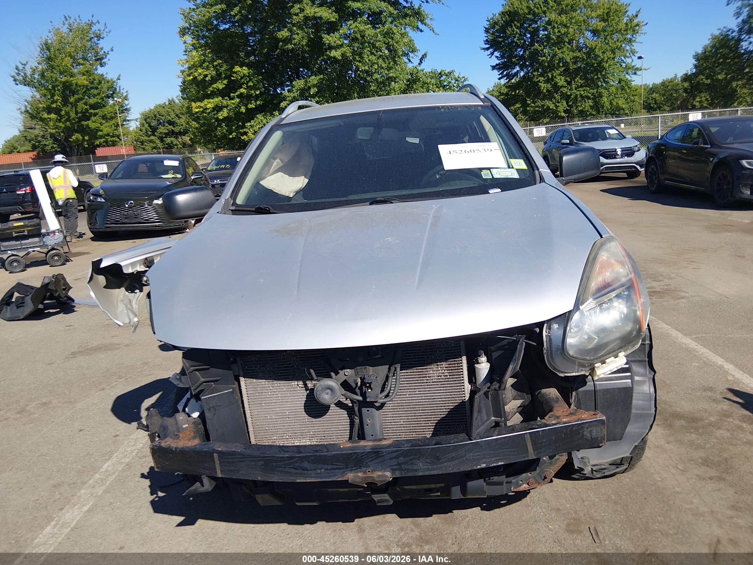 2015 Nissan Rogue Select S Silver vin: JN8AS5MV2FW756795