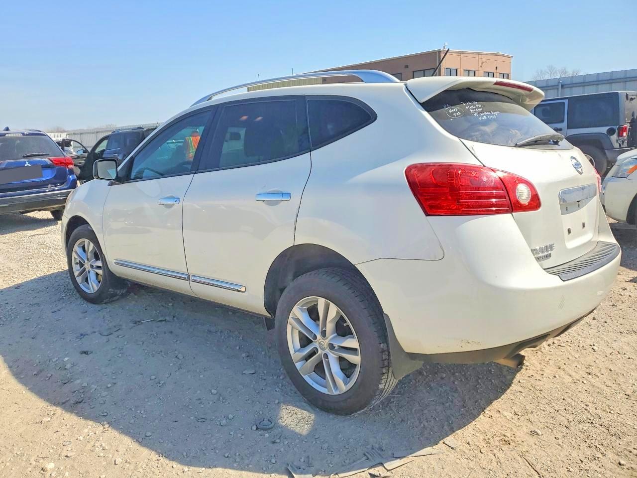2015 Nissan Rogue Select S White vin: JN8AS5MV2FW760703