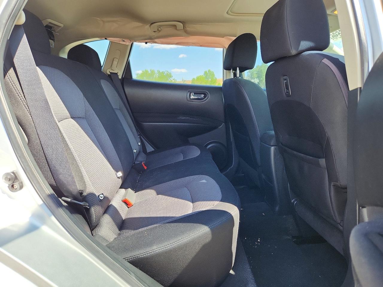 2010 Nissan Rogue S Silver vin: JN8AS5MV3AW602606