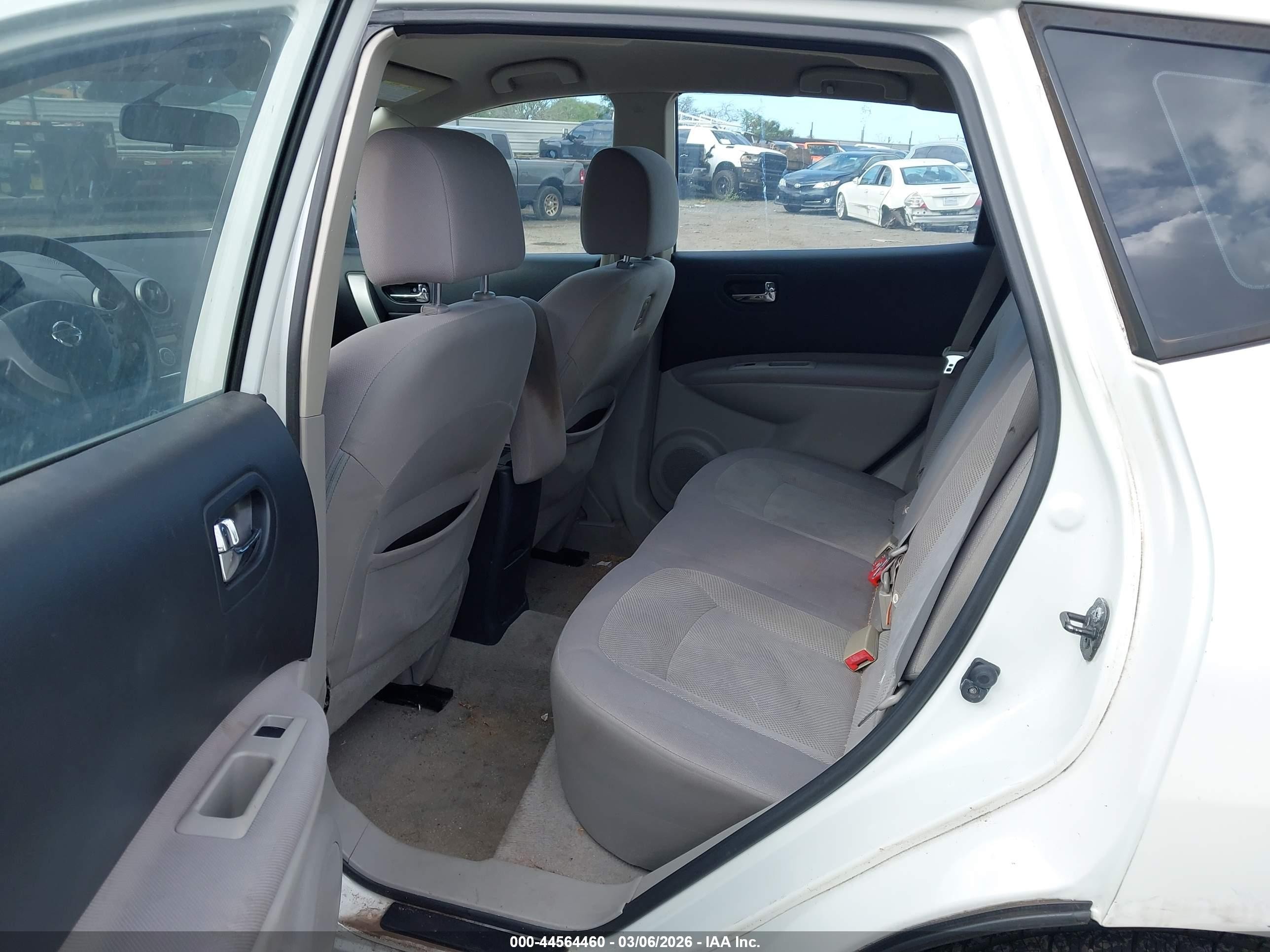 2011 Nissan Rogue S White vin: JN8AS5MV3BW271463
