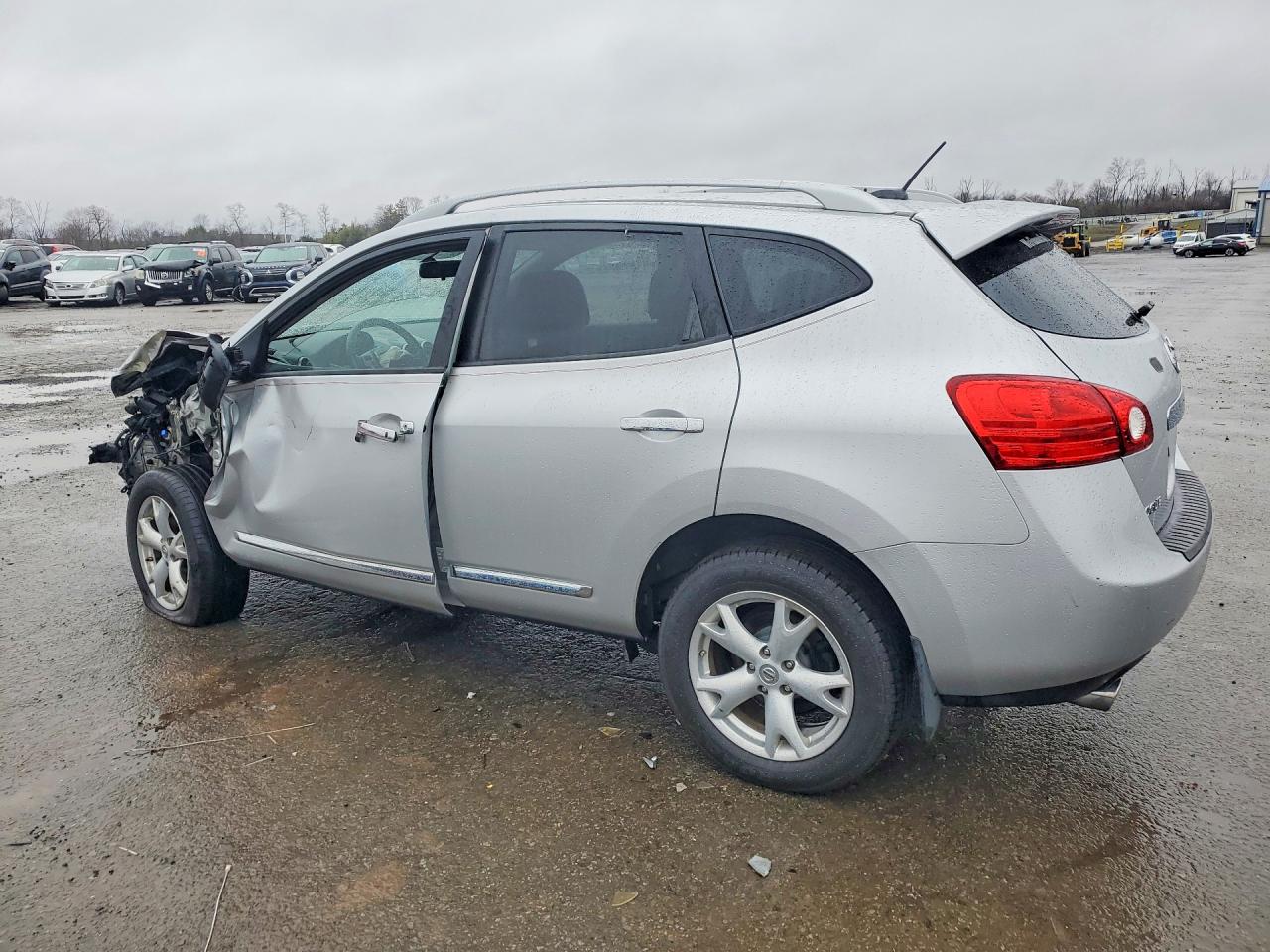 2011 Nissan Rogue S Silver vin: JN8AS5MV3BW686069