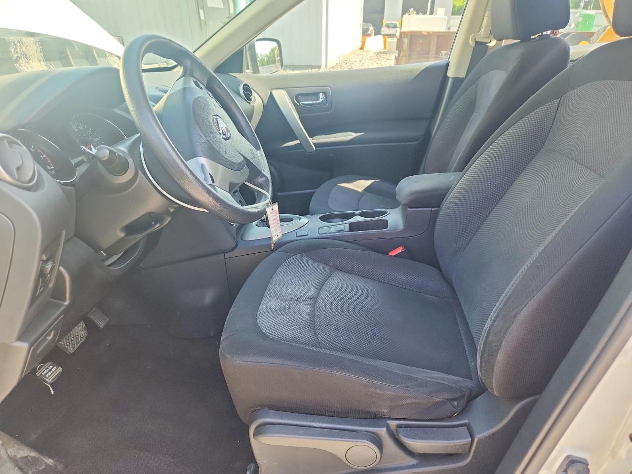 2013 Nissan Rogue S White vin: JN8AS5MV3DW109044