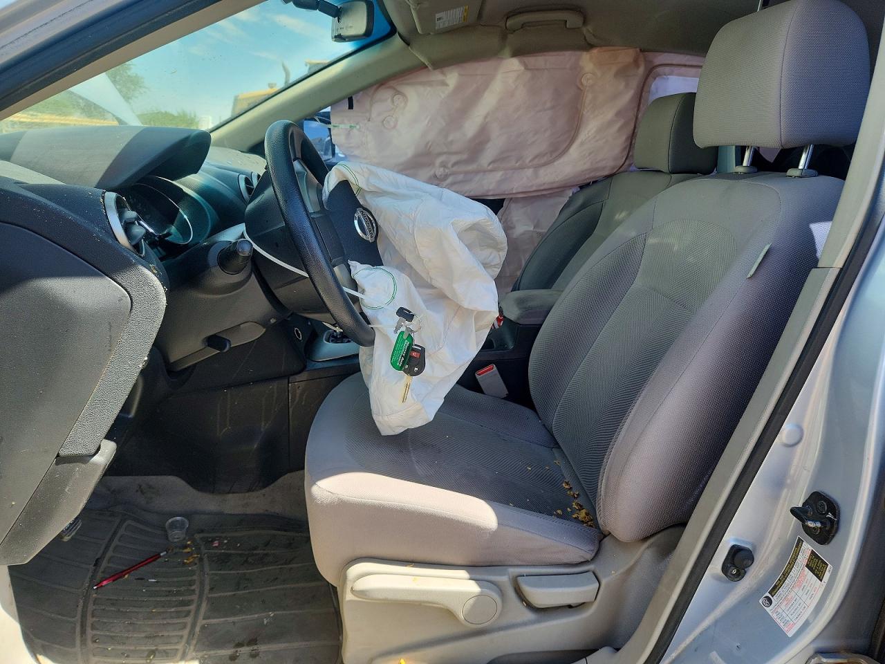 2013 Nissan Rogue S Silver vin: JN8AS5MV3DW143548