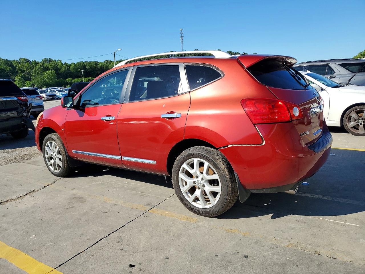 2013 Nissan Rogue S Красный vin: JN8AS5MV3DW617935
