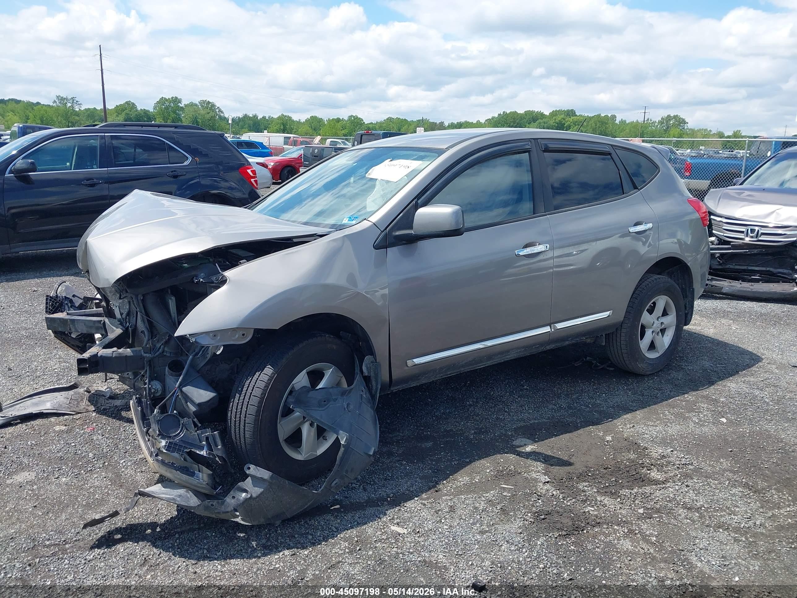 2013 Nissan Rogue S Gold vin: JN8AS5MV3DW630197