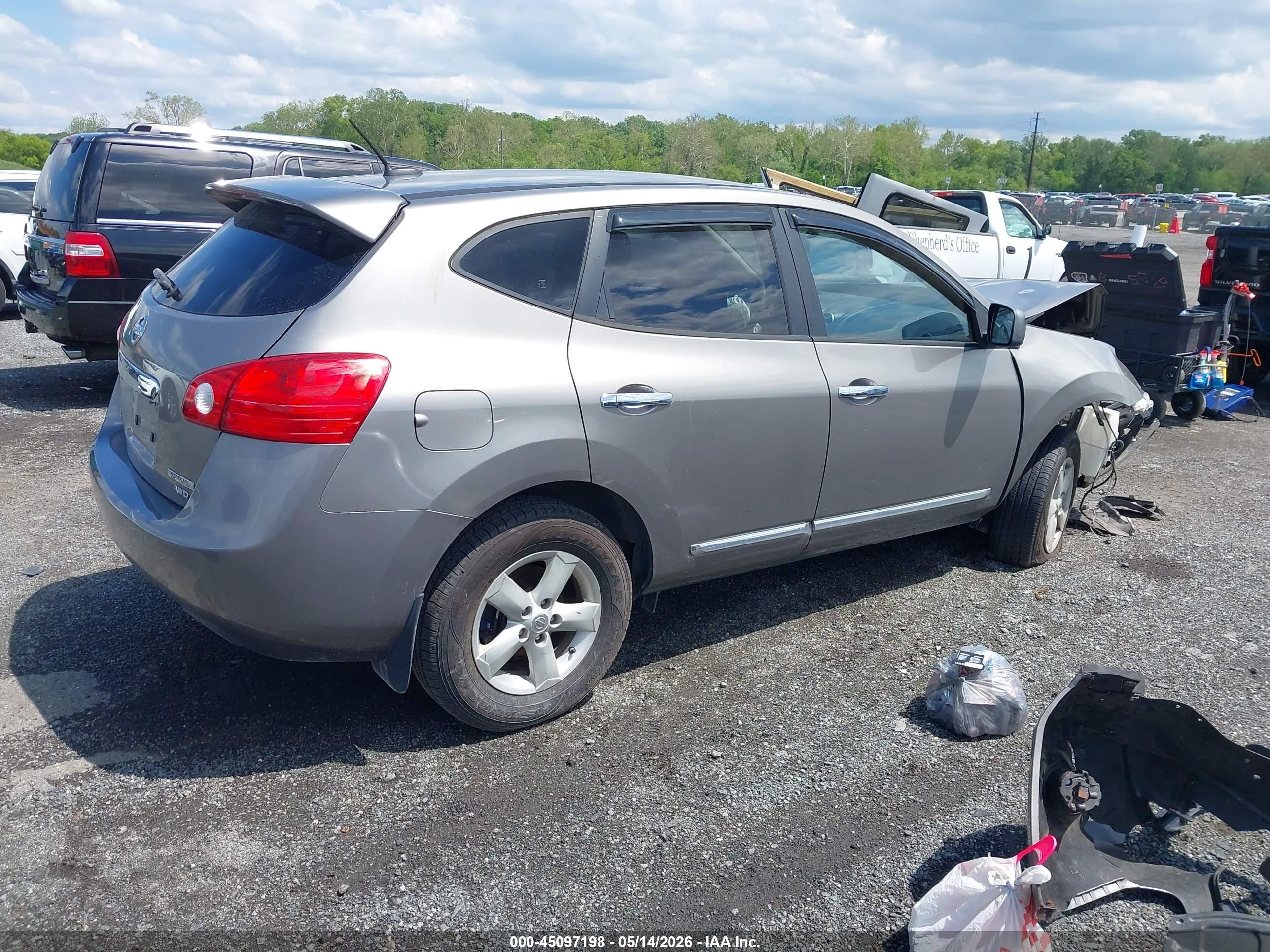 2013 Nissan Rogue S Gold vin: JN8AS5MV3DW630197