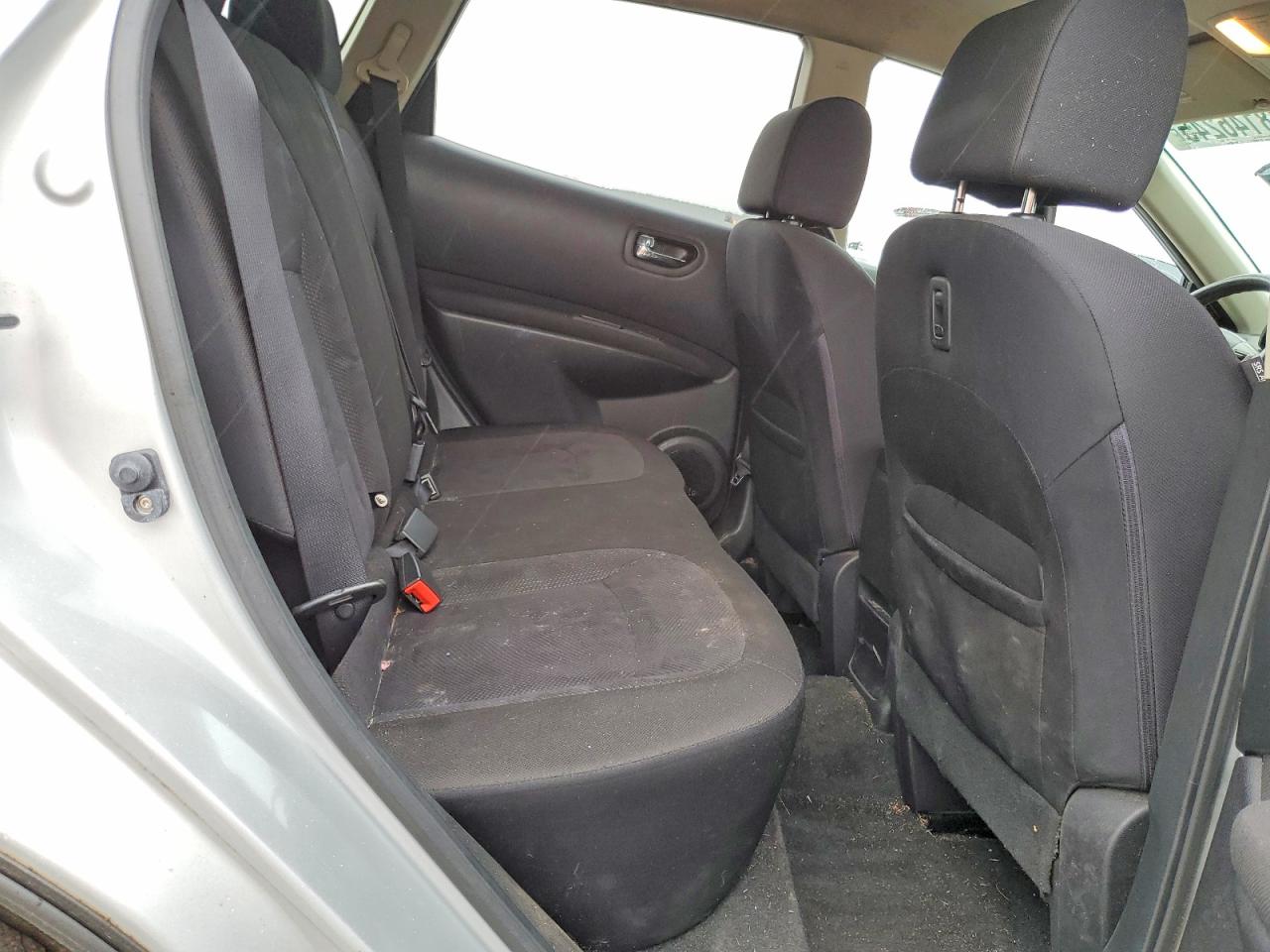 2013 Nissan Rogue S Silver vin: JN8AS5MV3DW663099