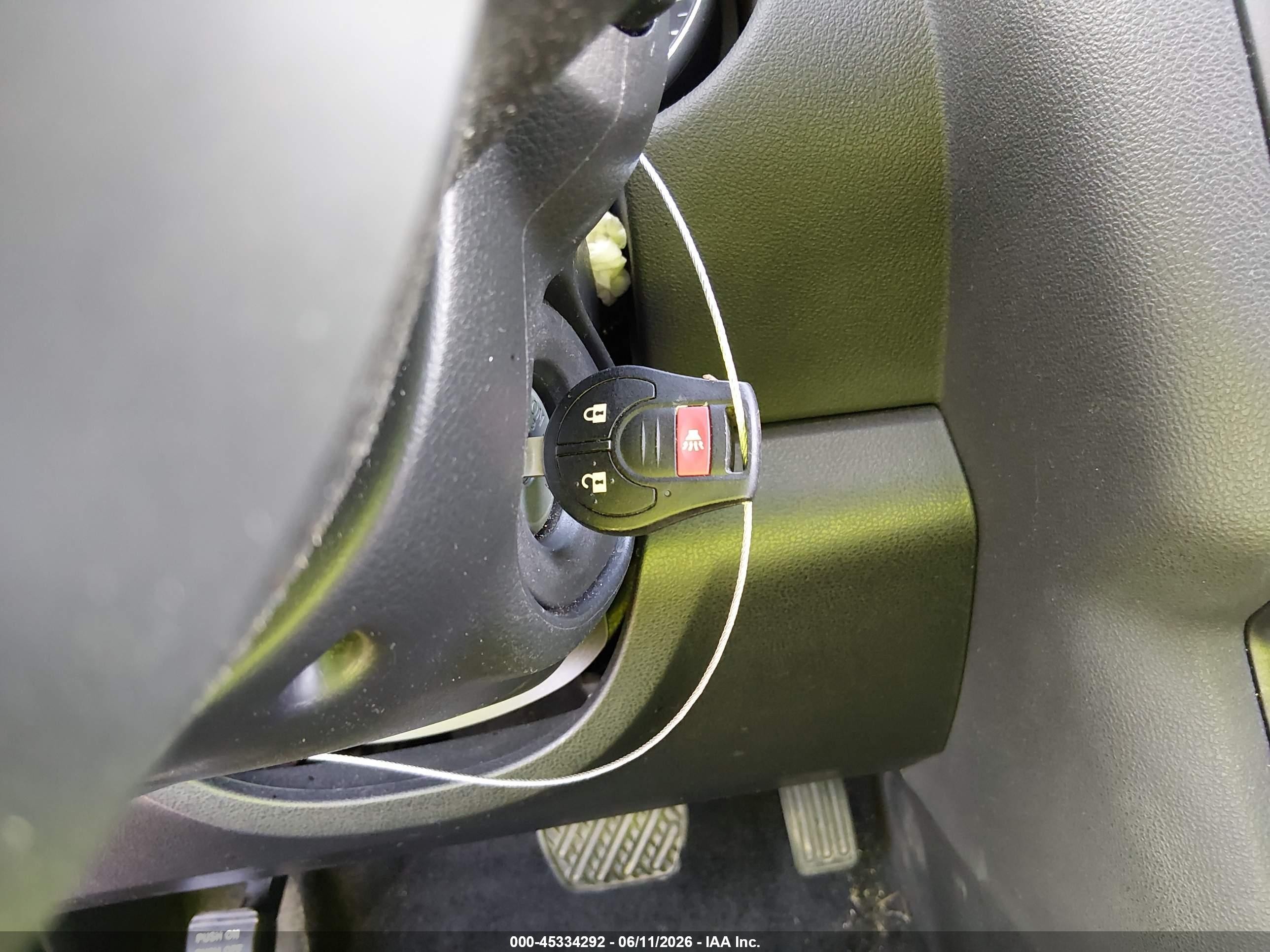 2014 Nissan Rogue Select S Серебряный vin: JN8AS5MV3EW203507