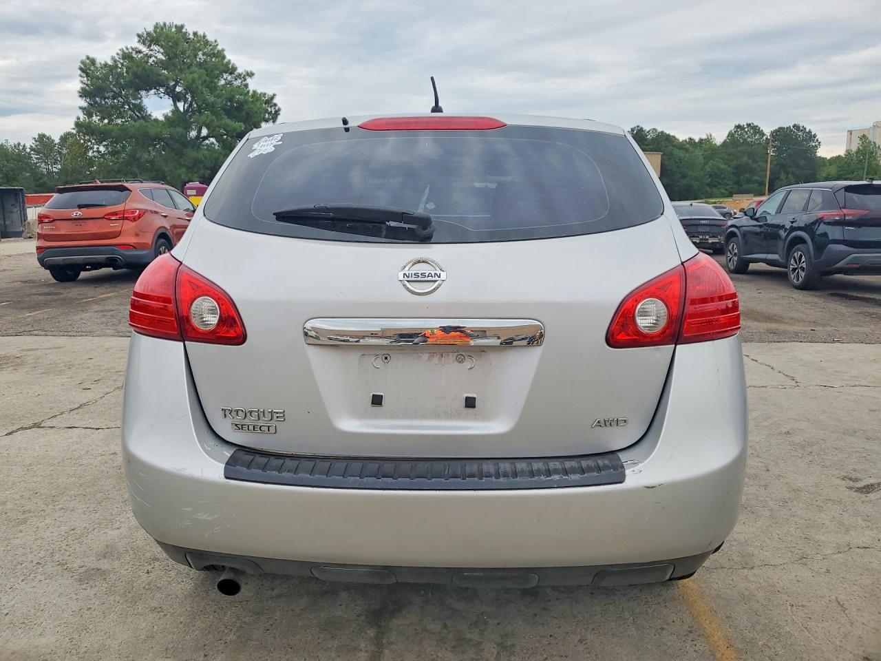 2014 Nissan Rogue Select S Silver vin: JN8AS5MV3EW710780